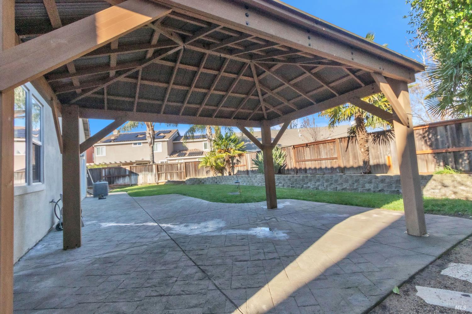 Detail Gallery Image 4 of 45 For 1120 Bello Dr, Dixon,  CA 95620 - 4 Beds | 2/1 Baths