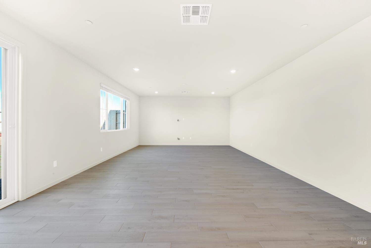 Detail Gallery Image 22 of 89 For 4107 Markovich Ct, San Pablo,  CA 94806 - 4 Beds | 3 Baths