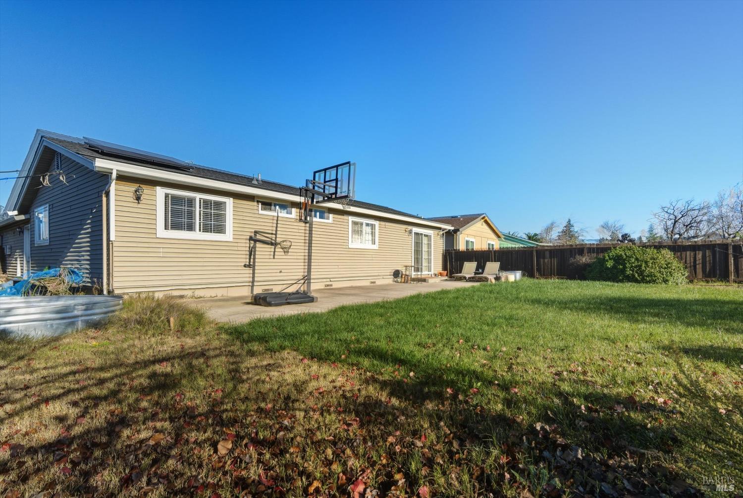 Detail Gallery Image 13 of 15 For 1280 Saint Francis Dr, Petaluma,  CA 94954 - 4 Beds | 2 Baths