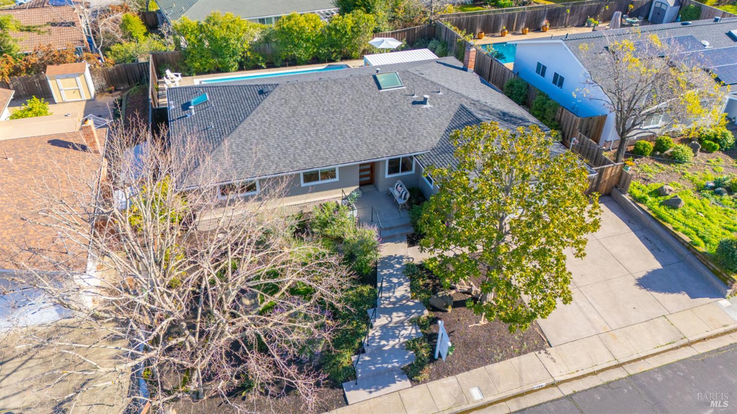 Detail Gallery Image 43 of 47 For 739 Tamarack Dr, San Rafael,  CA 94903 - 3 Beds | 2 Baths