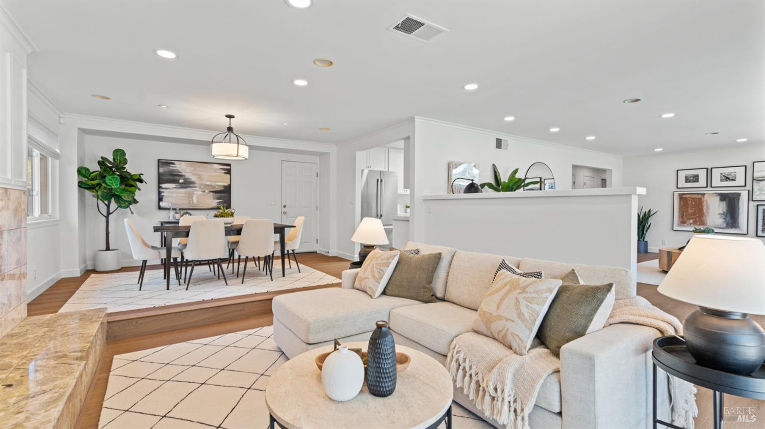 Detail Gallery Image 12 of 47 For 739 Tamarack Dr, San Rafael,  CA 94903 - 3 Beds | 2 Baths