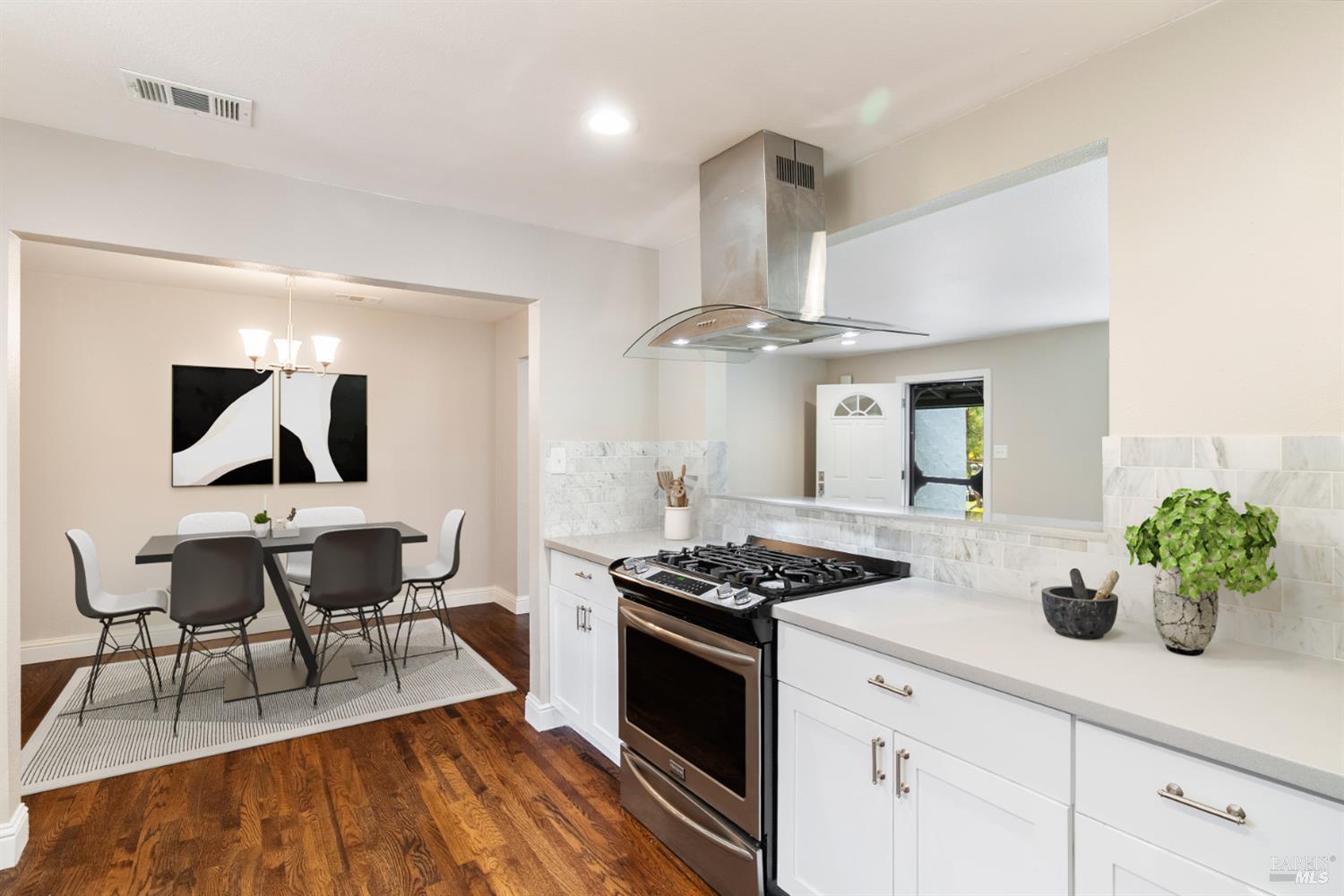 Detail Gallery Image 10 of 22 For 2136 Franklin Ave, Santa Rosa,  CA 95404 - 3 Beds | 2 Baths