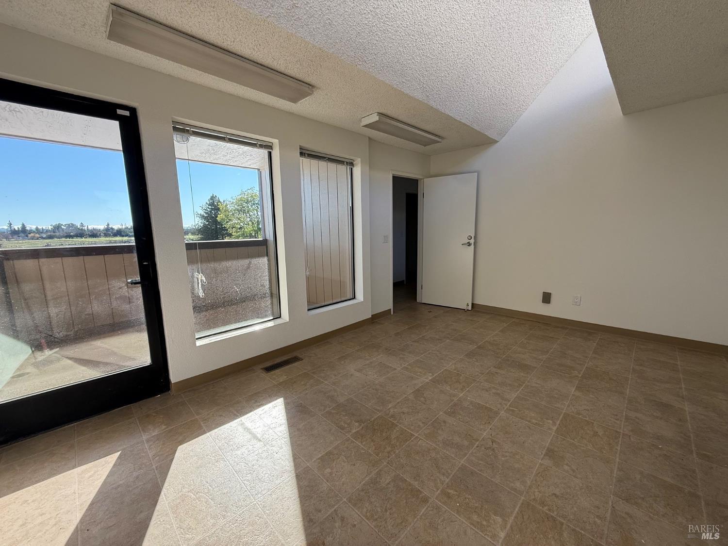 Detail Gallery Image 14 of 24 For 350 E Todd Rd, Santa Rosa,  CA 95407 - – Beds | – Baths