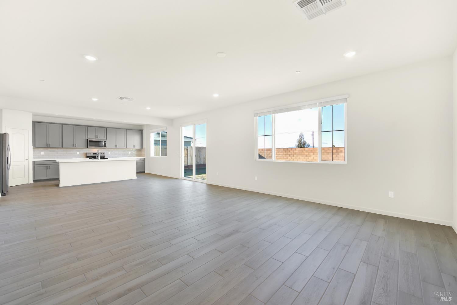 Detail Gallery Image 26 of 89 For 4107 Markovich Ct, San Pablo,  CA 94806 - 4 Beds | 3 Baths