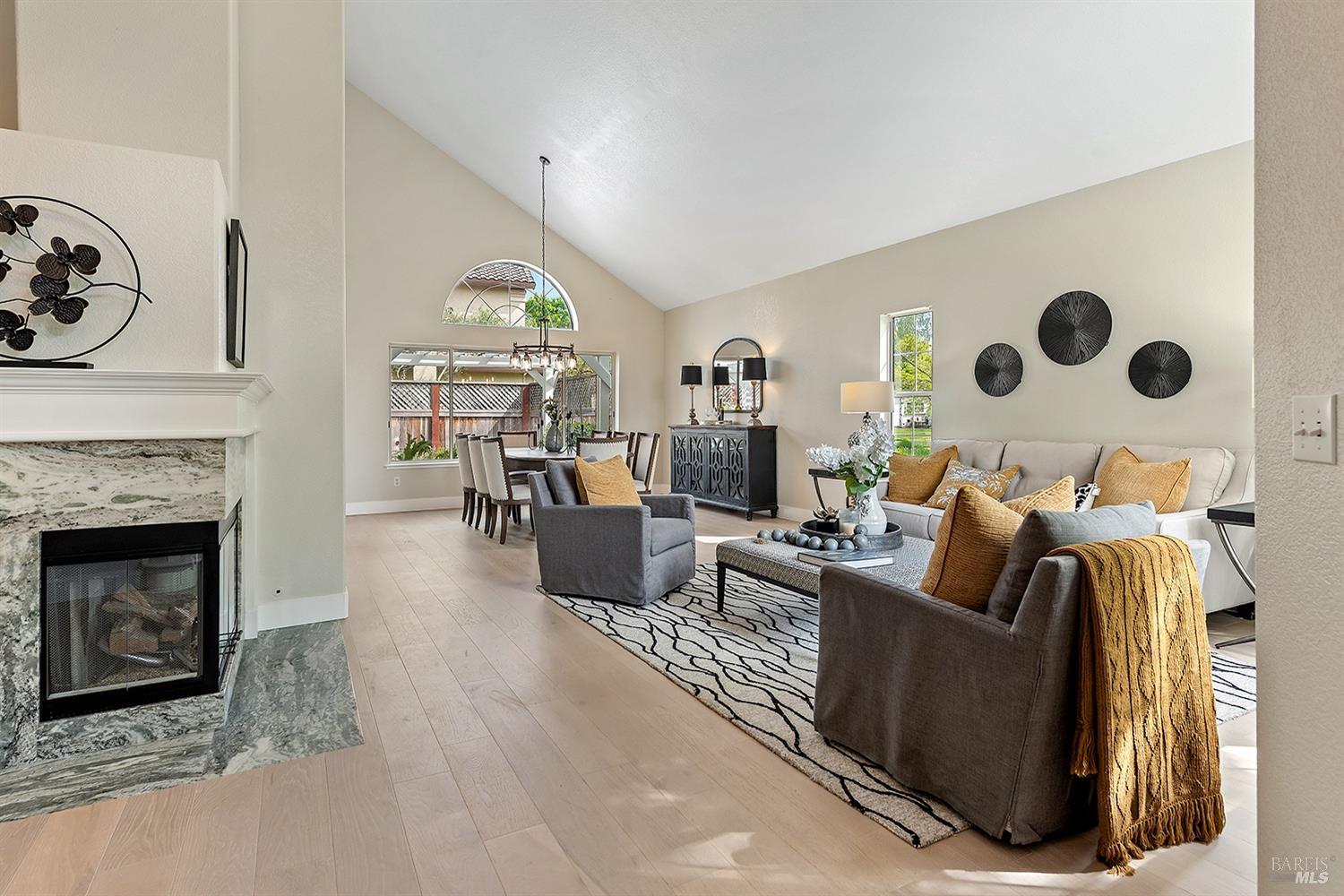 Detail Gallery Image 3 of 44 For 5426 Spring Lake Ct, Santa Rosa,  CA 95409 - 5 Beds | 3 Baths