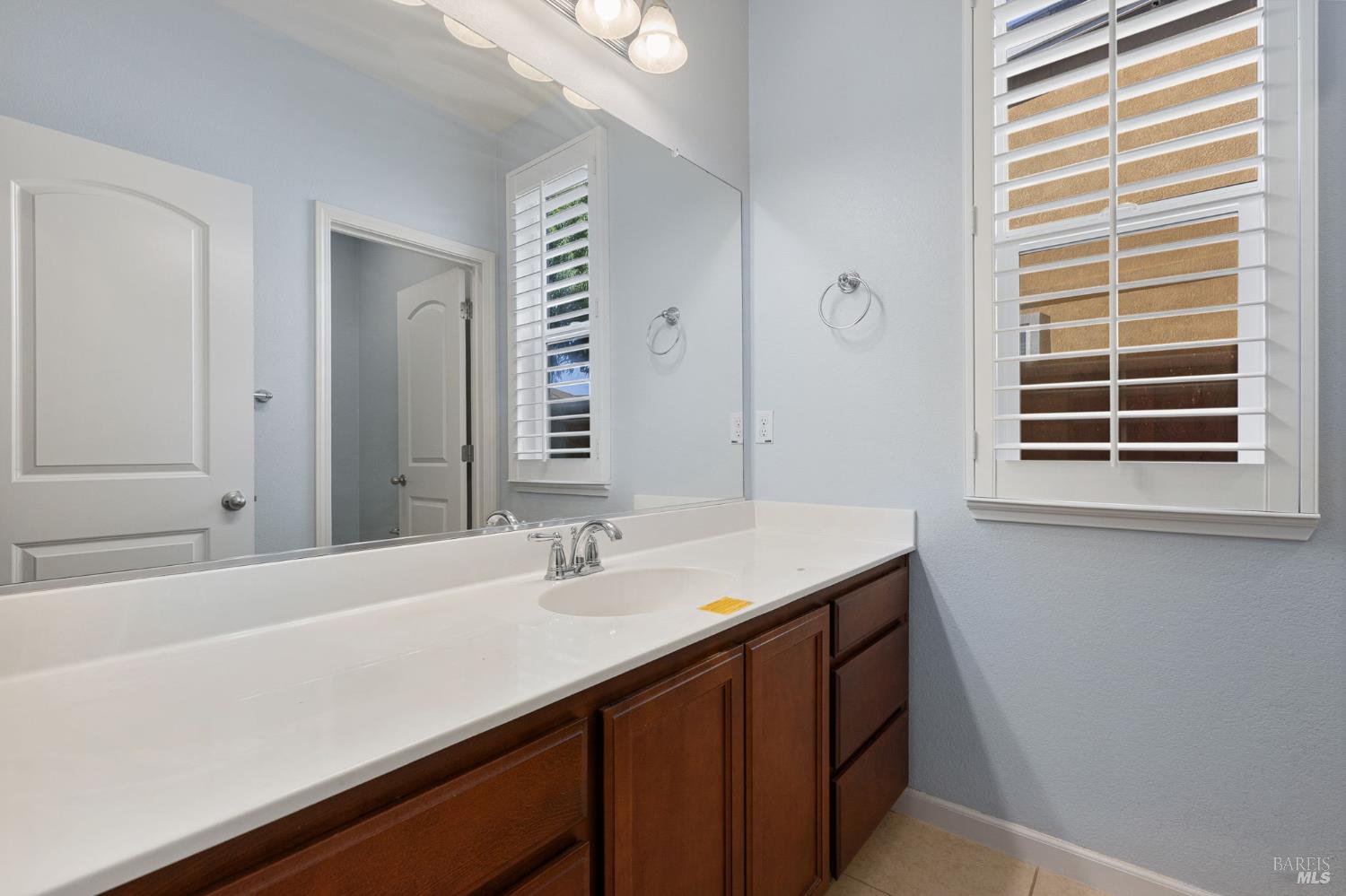 Detail Gallery Image 6 of 29 For 448 Potters Ln, Vacaville,  CA 95687 - 3 Beds | 2 Baths