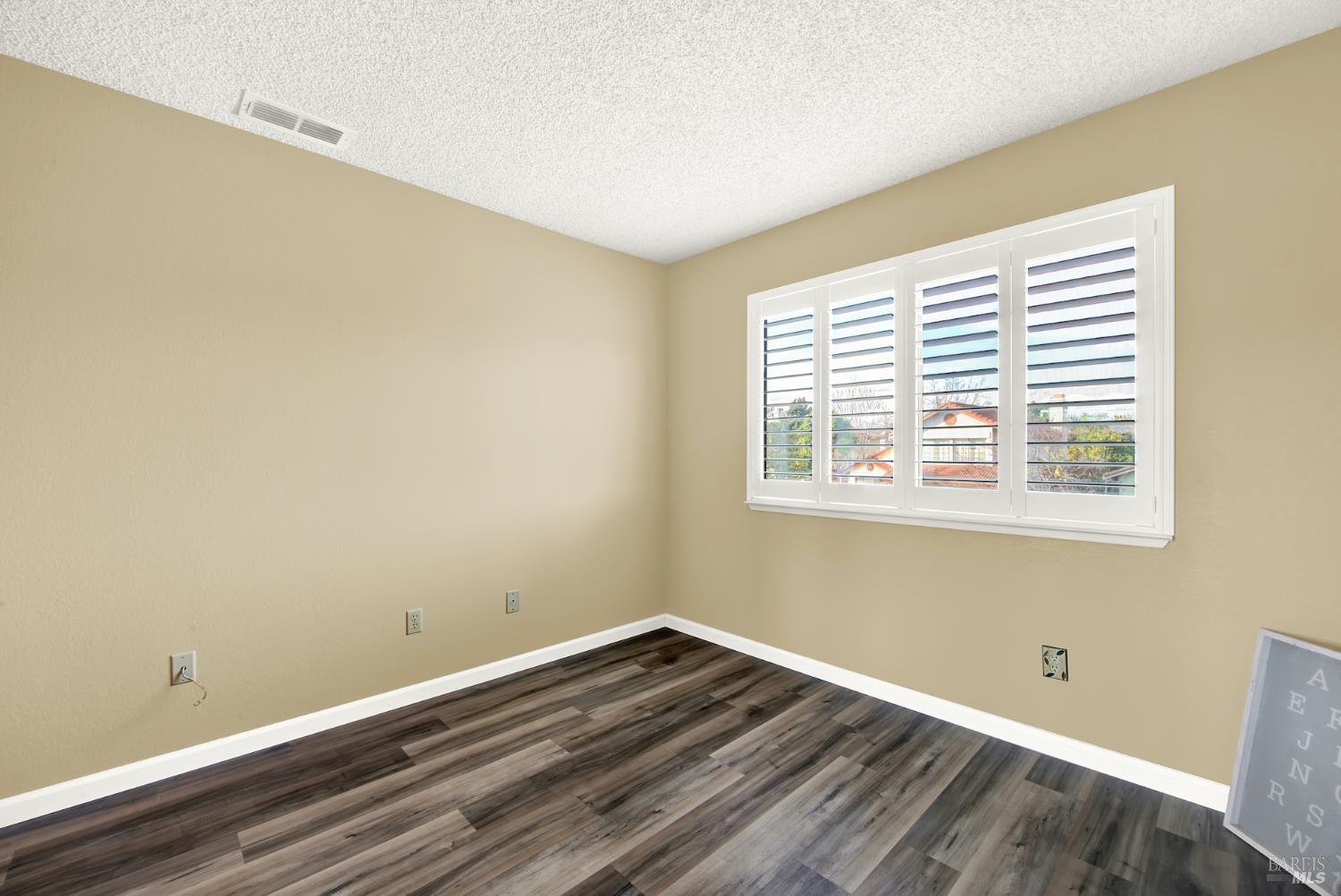 Detail Gallery Image 42 of 83 For 401 Northampton Dr, American Canyon,  CA 94503 - 4 Beds | 3 Baths