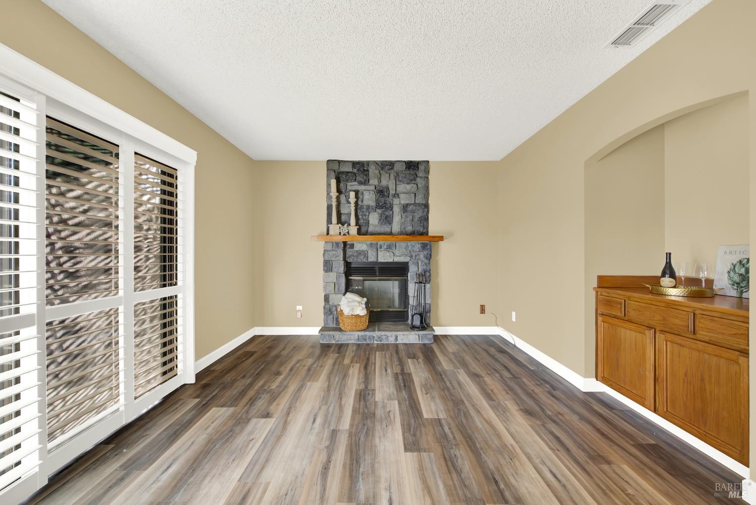 Detail Gallery Image 30 of 83 For 401 Northampton Dr, American Canyon,  CA 94503 - 4 Beds | 3 Baths