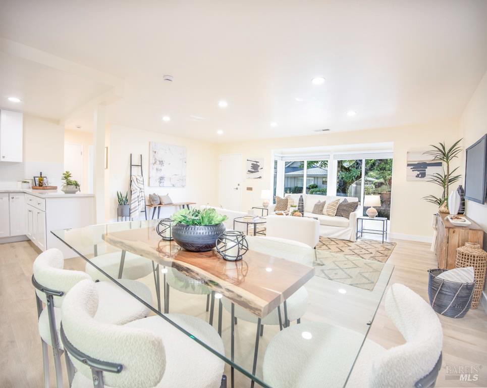 Detail Gallery Image 12 of 29 For 4 Valley Green St, Santa Rosa,  CA 95409 - 2 Beds | 2 Baths