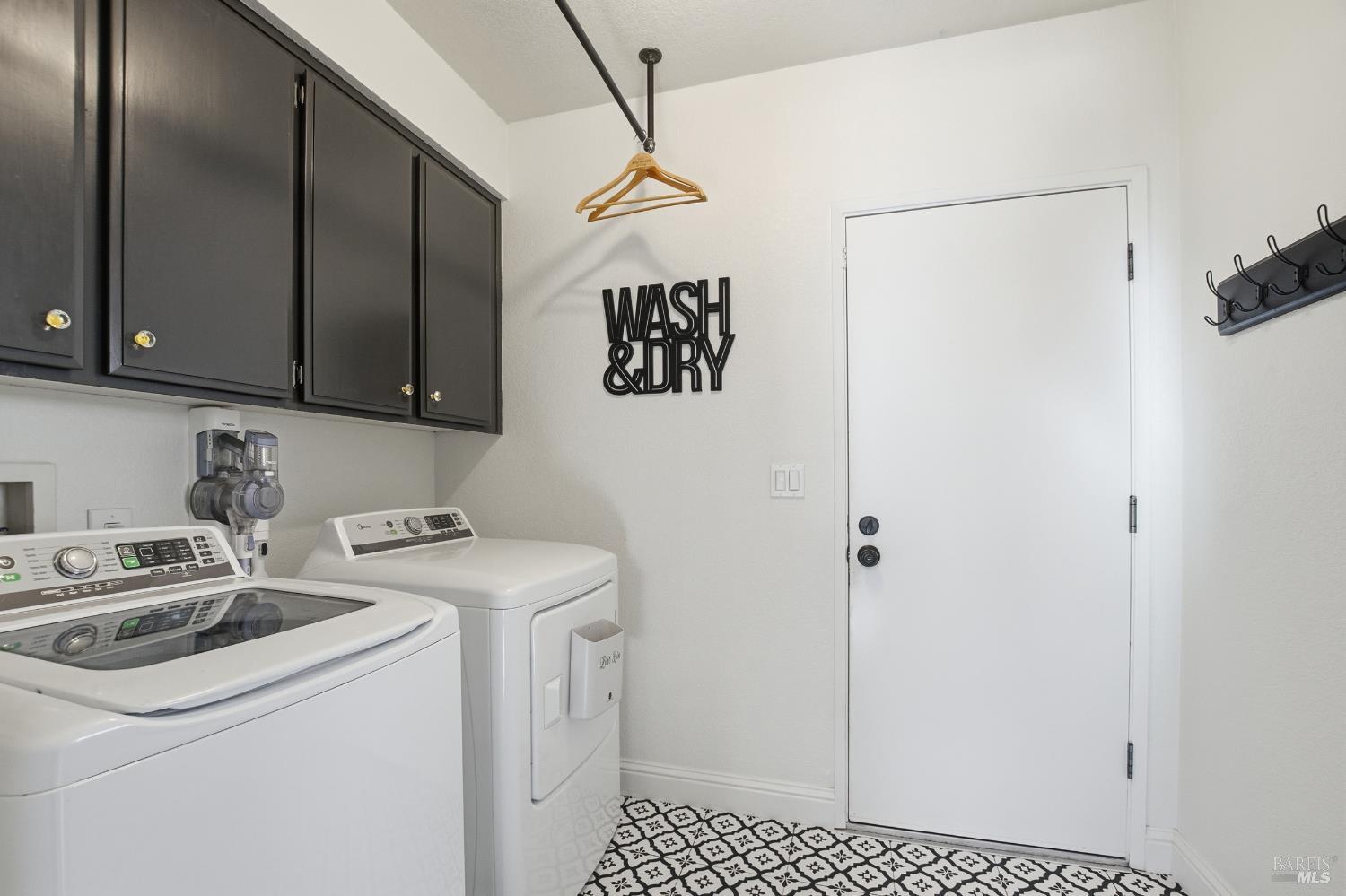 Detail Gallery Image 16 of 38 For 442 Stonewood Dr, Vacaville,  CA 95687 - 4 Beds | 2/1 Baths