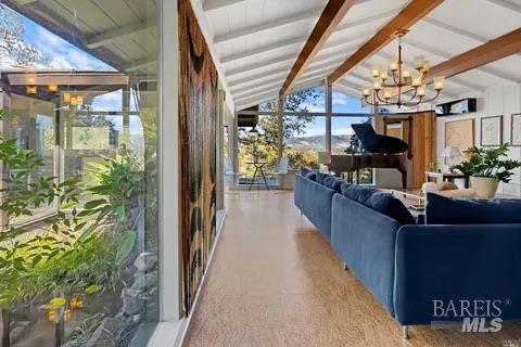 Detail Gallery Image 9 of 53 For 3835 Oak Glen Dr, Santa Rosa,  CA 95404 - 3 Beds | 2/1 Baths