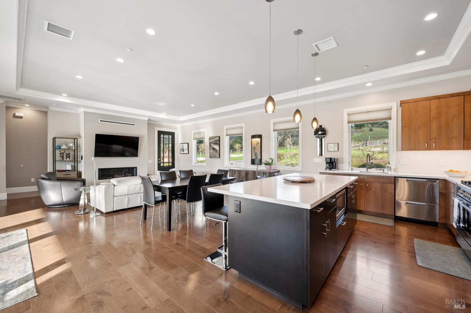 Detail Gallery Image 7 of 71 For 1840 Riebli Rd, Santa Rosa,  CA 95404 - 6 Beds | 5/2 Baths