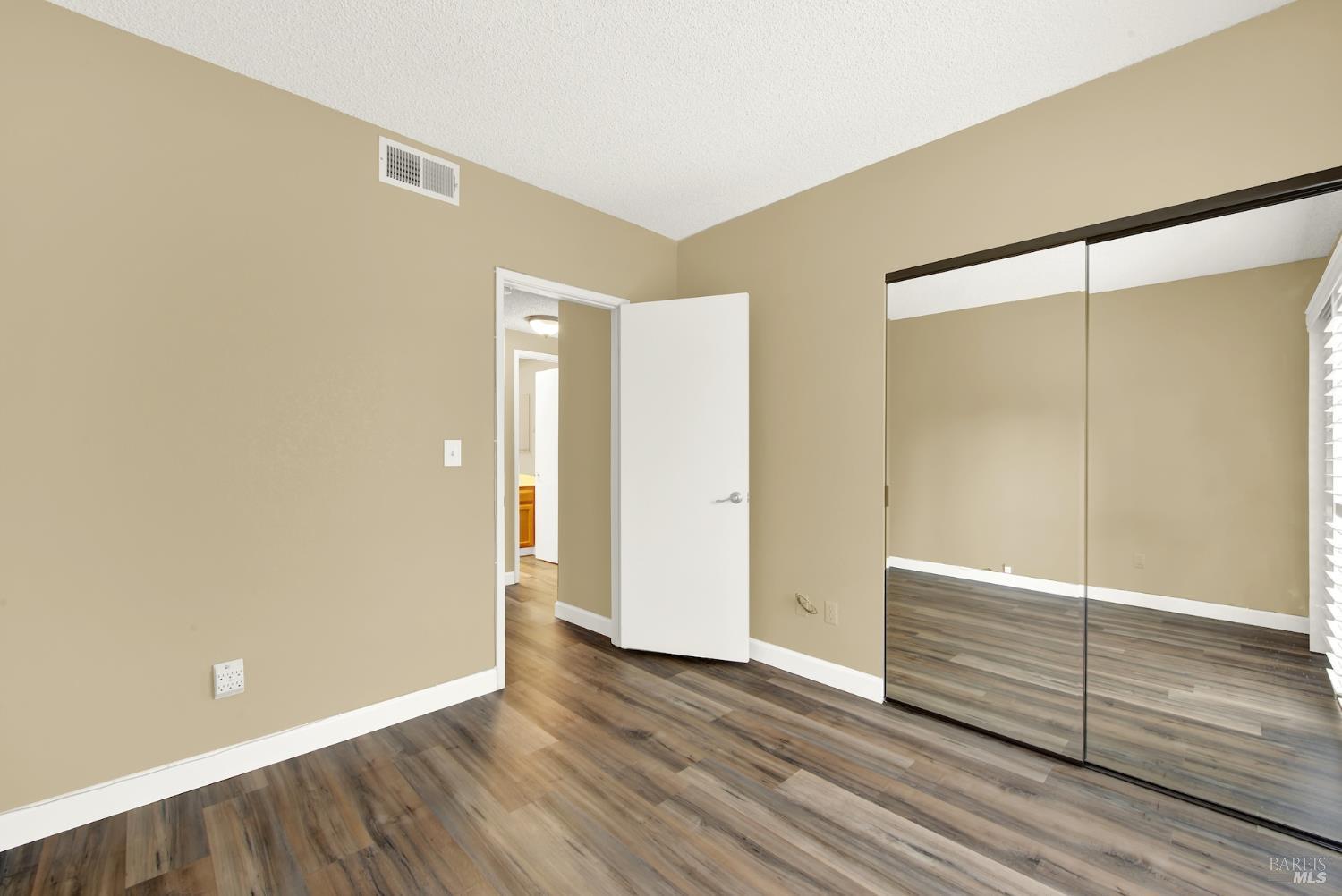 Detail Gallery Image 39 of 83 For 401 Northampton Dr, American Canyon,  CA 94503 - 4 Beds | 3 Baths