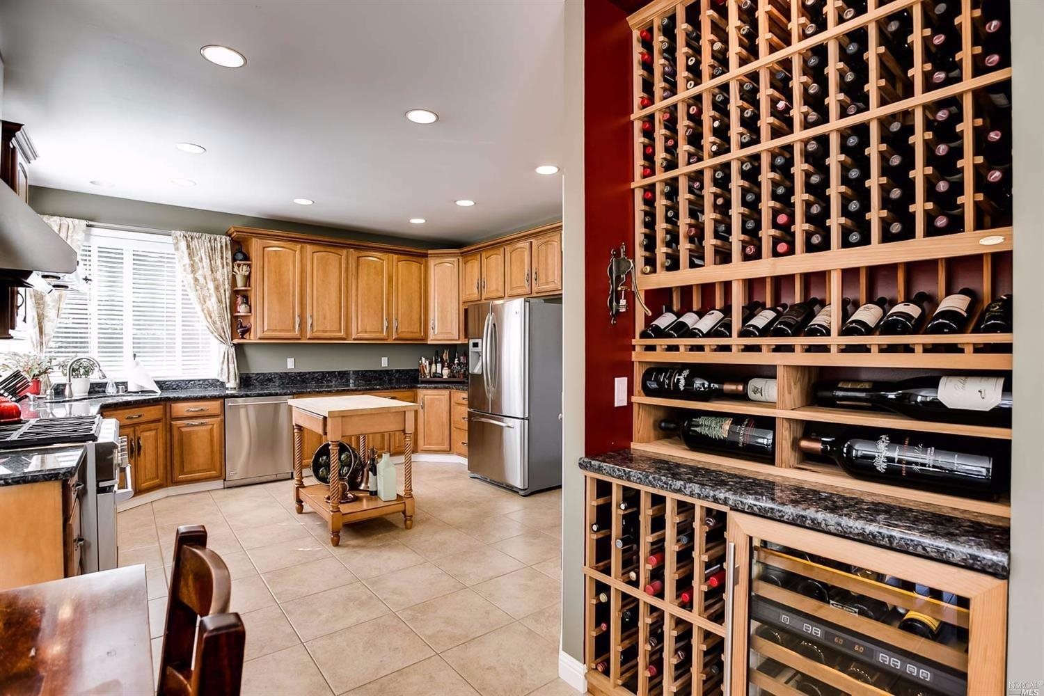 Detail Gallery Image 24 of 91 For 240 Hidden Valley Ln, Vacaville,  CA 95688 - 6 Beds | 3 Baths