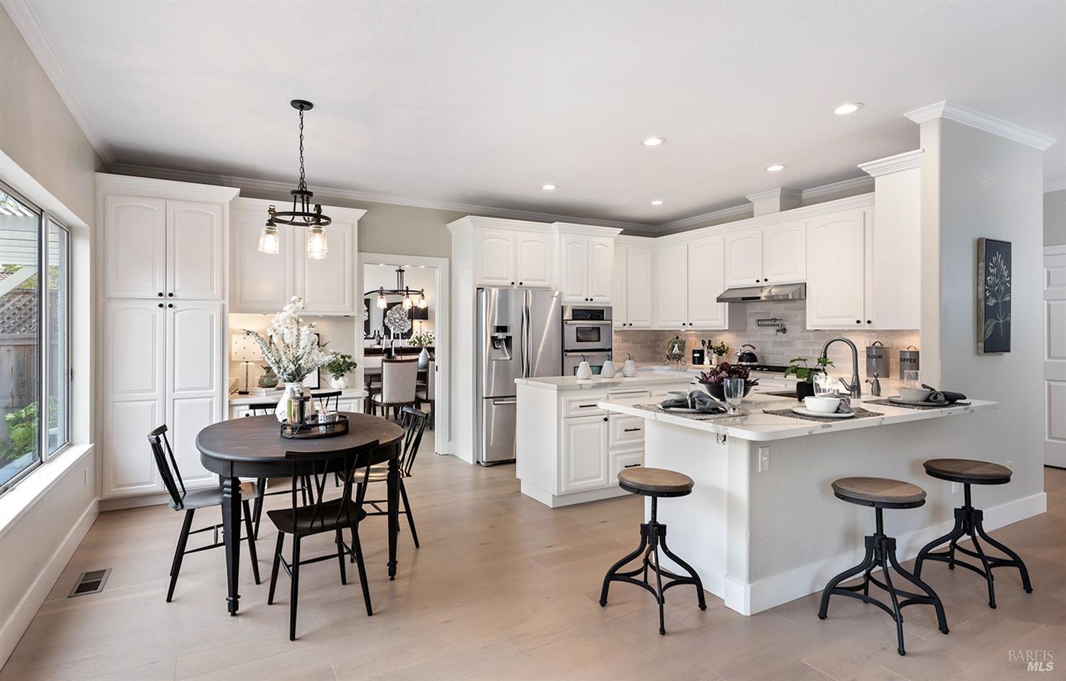 Detail Gallery Image 9 of 44 For 5426 Spring Lake Ct, Santa Rosa,  CA 95409 - 5 Beds | 3 Baths