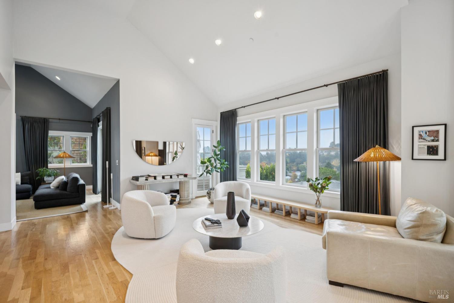 Detail Gallery Image 5 of 53 For 39 Baywood Ter, San Rafael,  CA 94901 - 4 Beds | 2/1 Baths