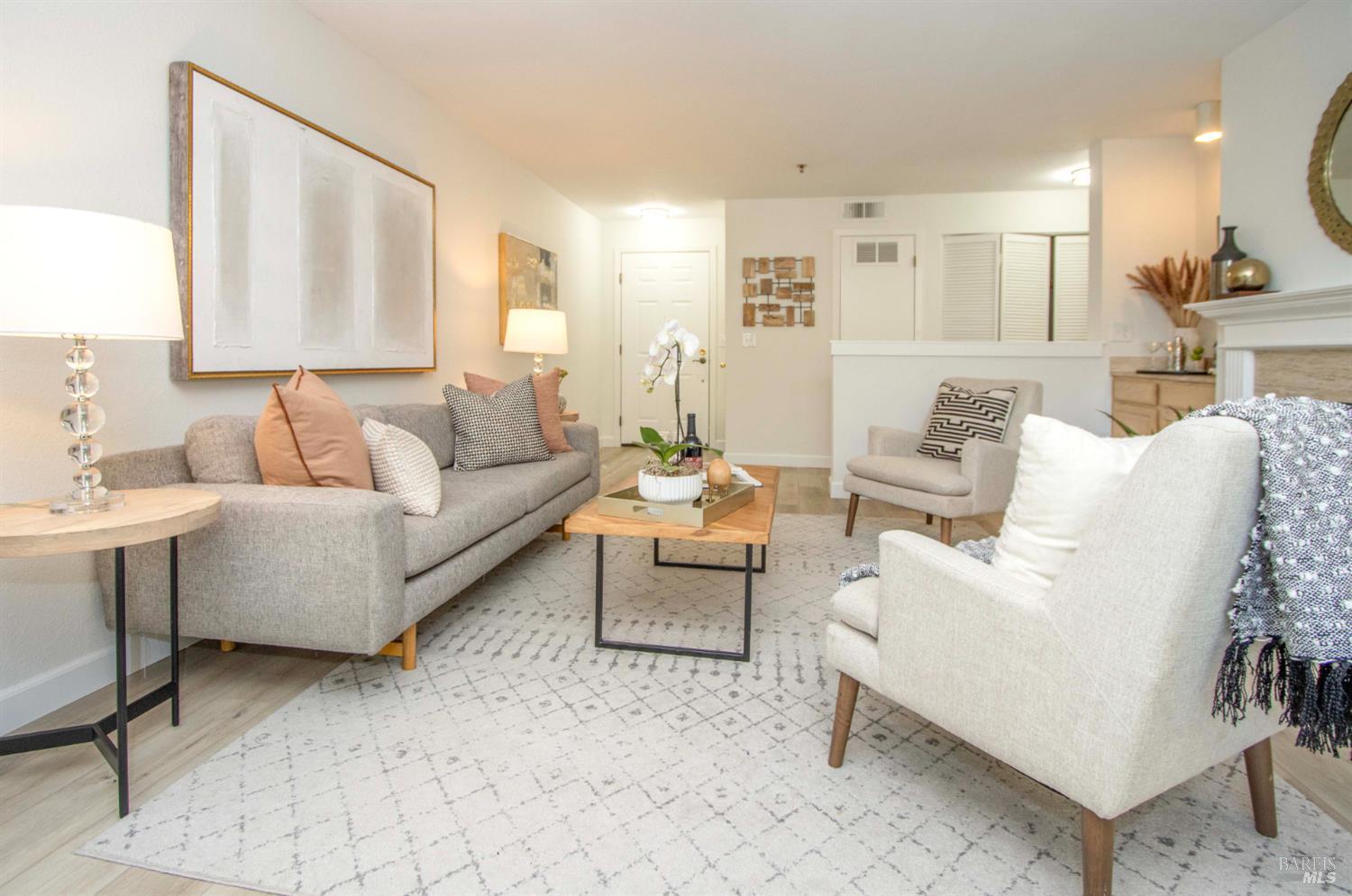 Detail Gallery Image 2 of 29 For 230 Pelican Ln, Novato,  CA 94949 - 3 Beds | 2/1 Baths