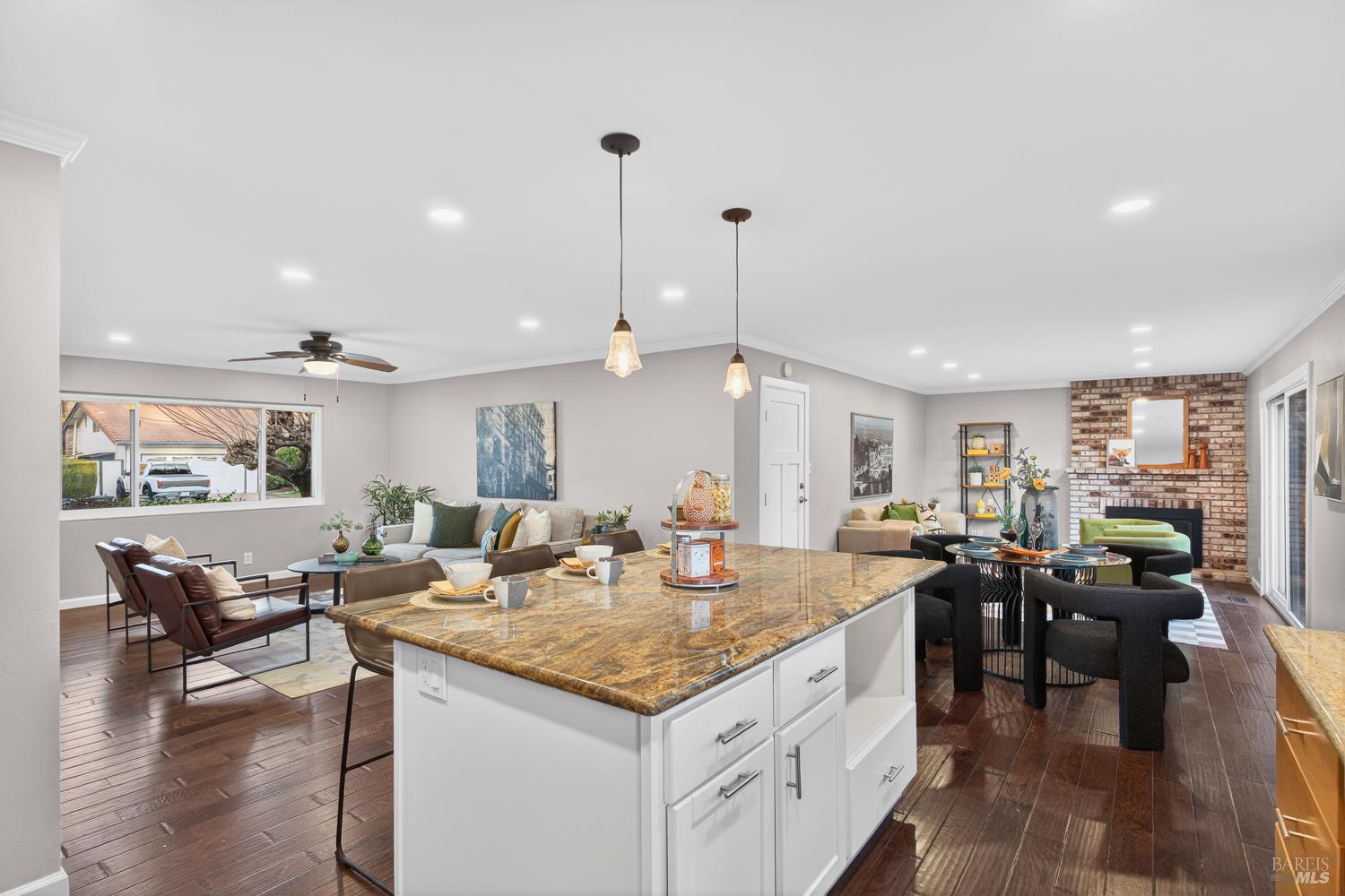 Detail Gallery Image 15 of 66 For 935 Mohr Ln, Concord,  CA 94518 - 3 Beds | 2 Baths