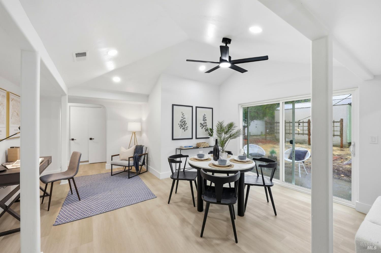 Detail Gallery Image 9 of 20 For 2132 Geary Dr, Santa Rosa,  CA 95404 - 2 Beds | 2 Baths