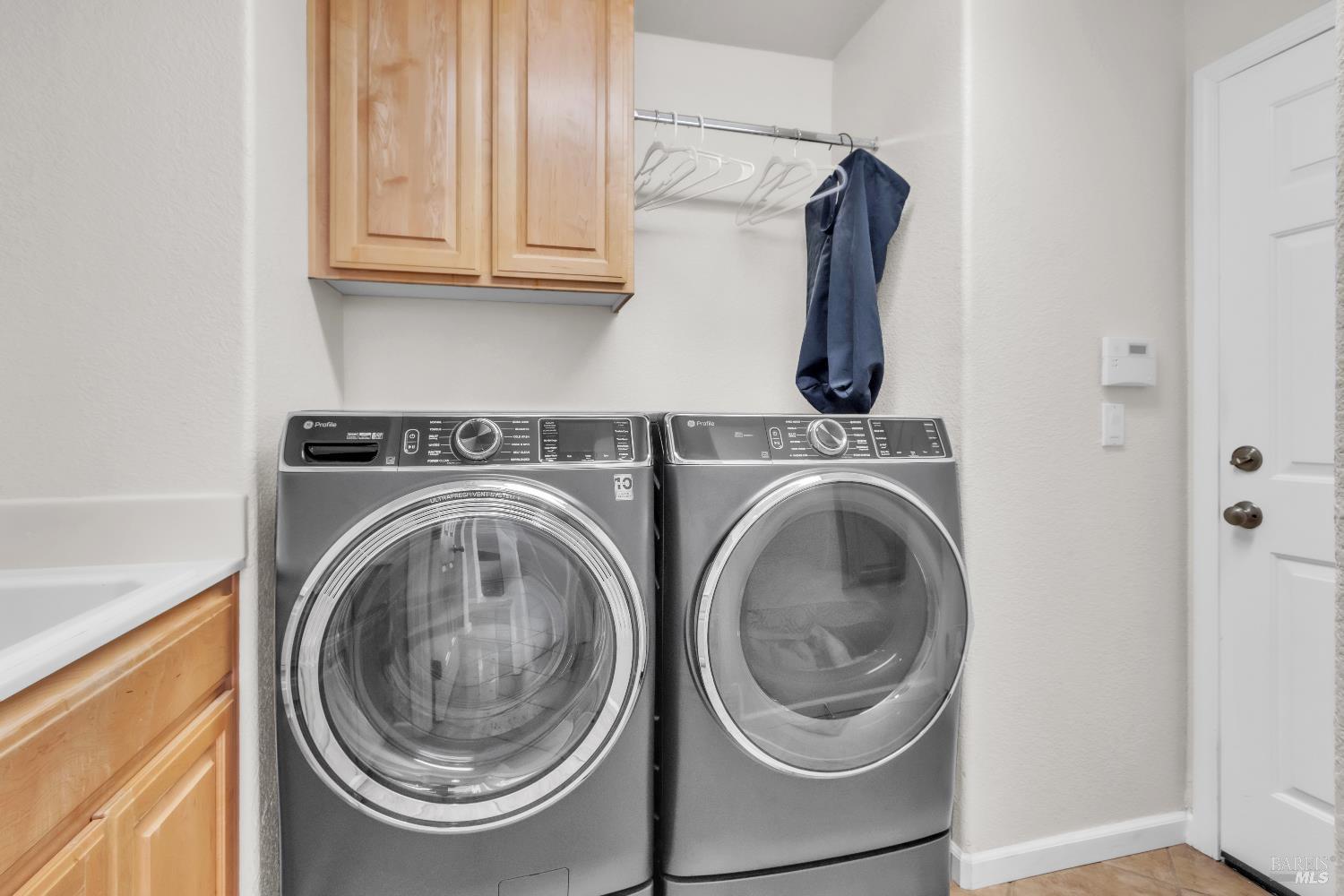 Detail Gallery Image 12 of 45 For 1120 Bello Dr, Dixon,  CA 95620 - 4 Beds | 2/1 Baths