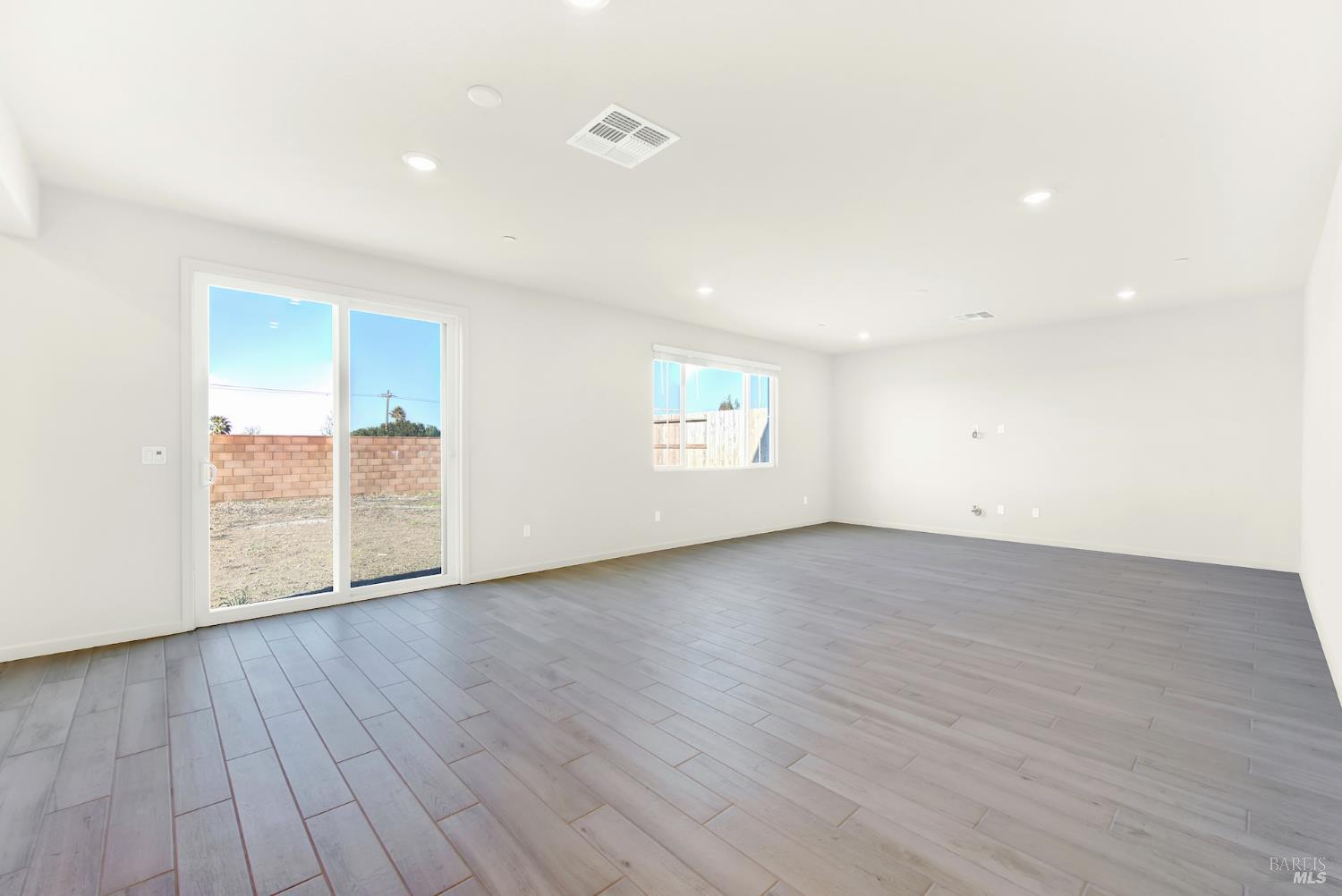 Detail Gallery Image 21 of 89 For 4107 Markovich Ct, San Pablo,  CA 94806 - 4 Beds | 3 Baths