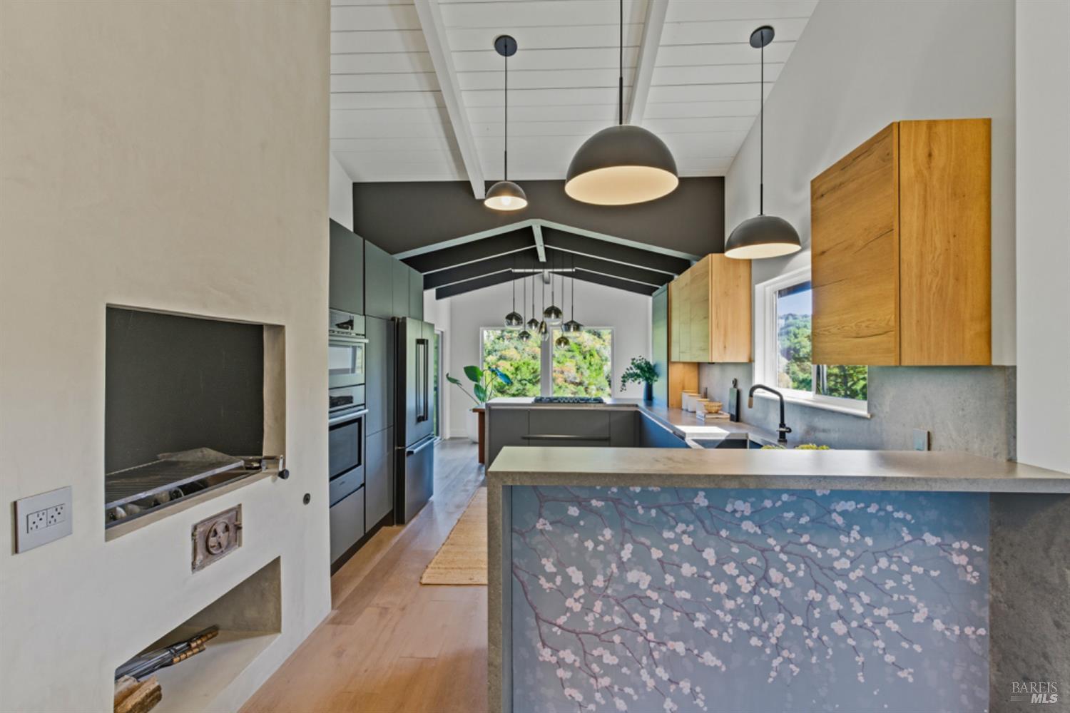 Detail Gallery Image 16 of 78 For 80 Pinto Ln, Novato,  CA 94947 - 4 Beds | 2/1 Baths