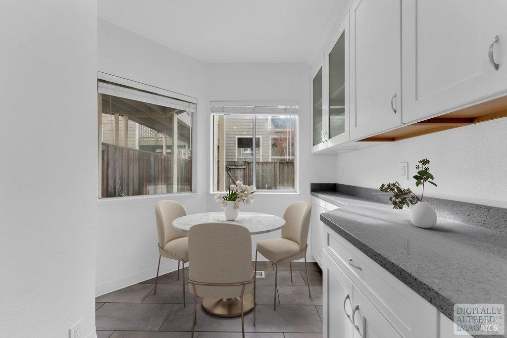 Detail Gallery Image 16 of 58 For 135 Koch Rd, Corte Madera,  CA 94925 - 2 Beds | 2 Baths