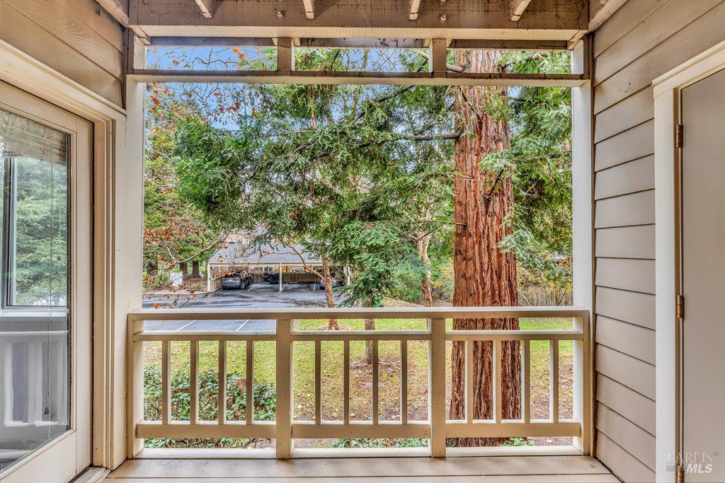 Detail Gallery Image 9 of 58 For 135 Koch Rd, Corte Madera,  CA 94925 - 2 Beds | 2 Baths