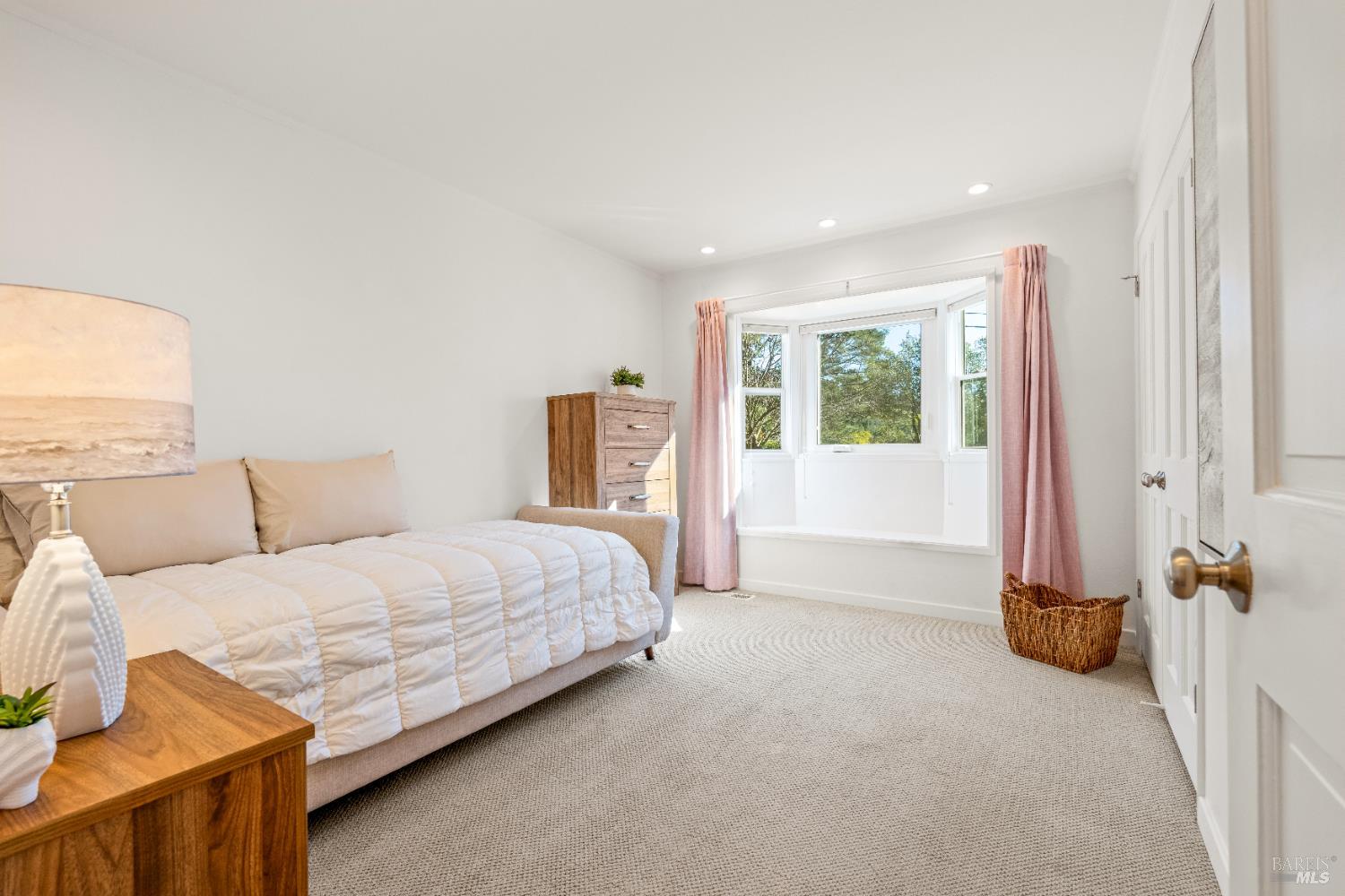 Detail Gallery Image 23 of 37 For 71 Convent Ct, San Rafael,  CA 94901 - 3 Beds | 2 Baths