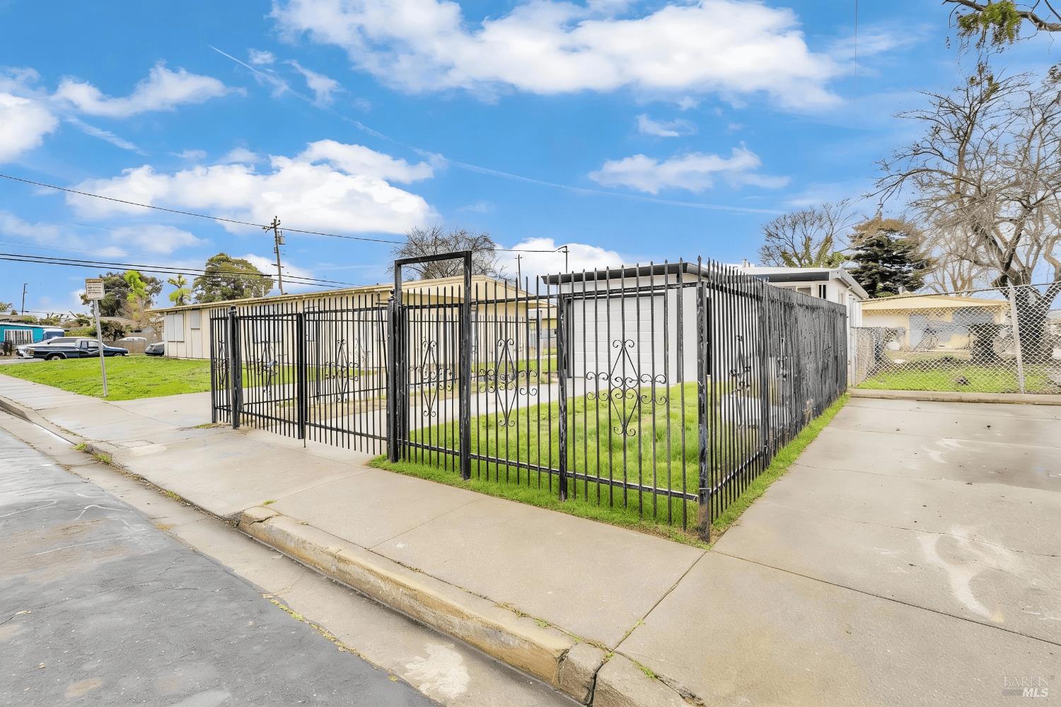 Detail Gallery Image 2 of 21 For 1517 2nd St, Richmond,  CA 94801 - 3 Beds | 1 Baths