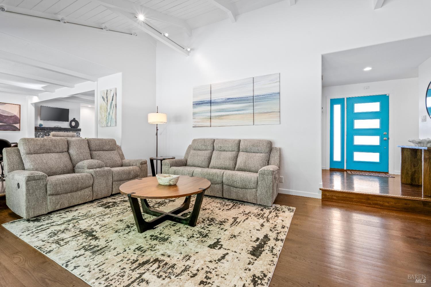 Detail Gallery Image 10 of 37 For 71 Convent Ct, San Rafael,  CA 94901 - 3 Beds | 2 Baths