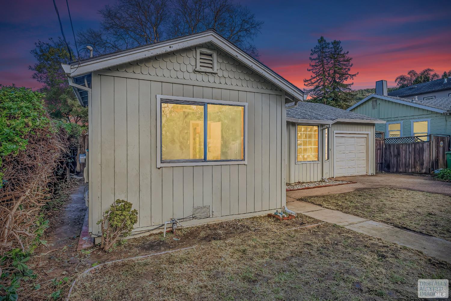 Detail Gallery Image 3 of 51 For 32 Jefferson Ave, San Rafael,  CA 94903 - 2 Beds | 1 Baths