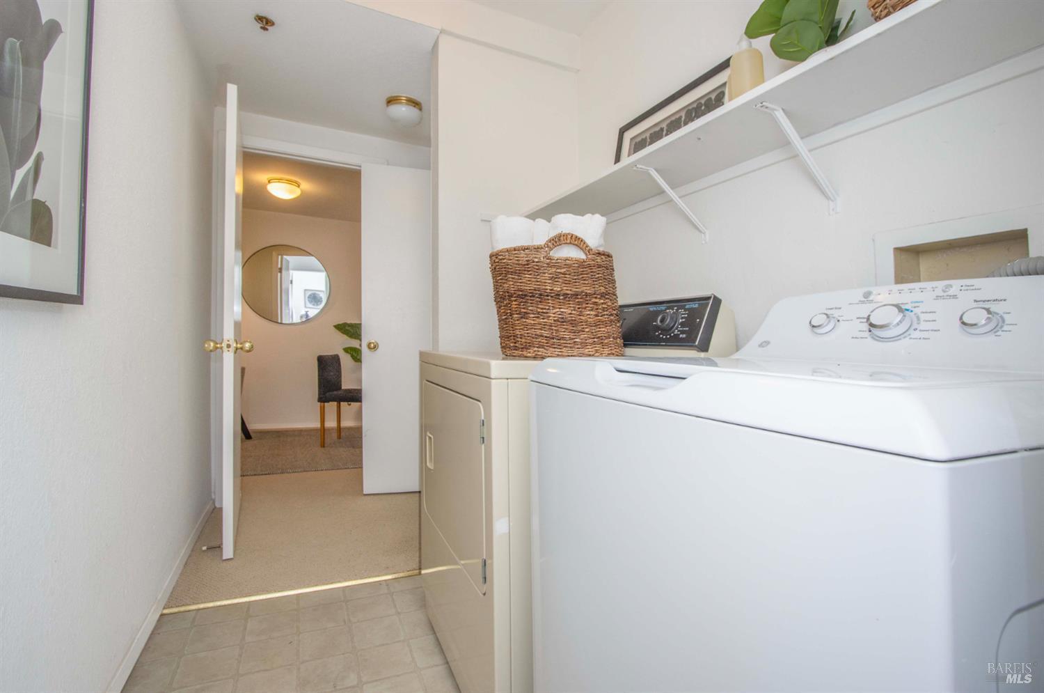 Detail Gallery Image 15 of 29 For 230 Pelican Ln, Novato,  CA 94949 - 3 Beds | 2/1 Baths