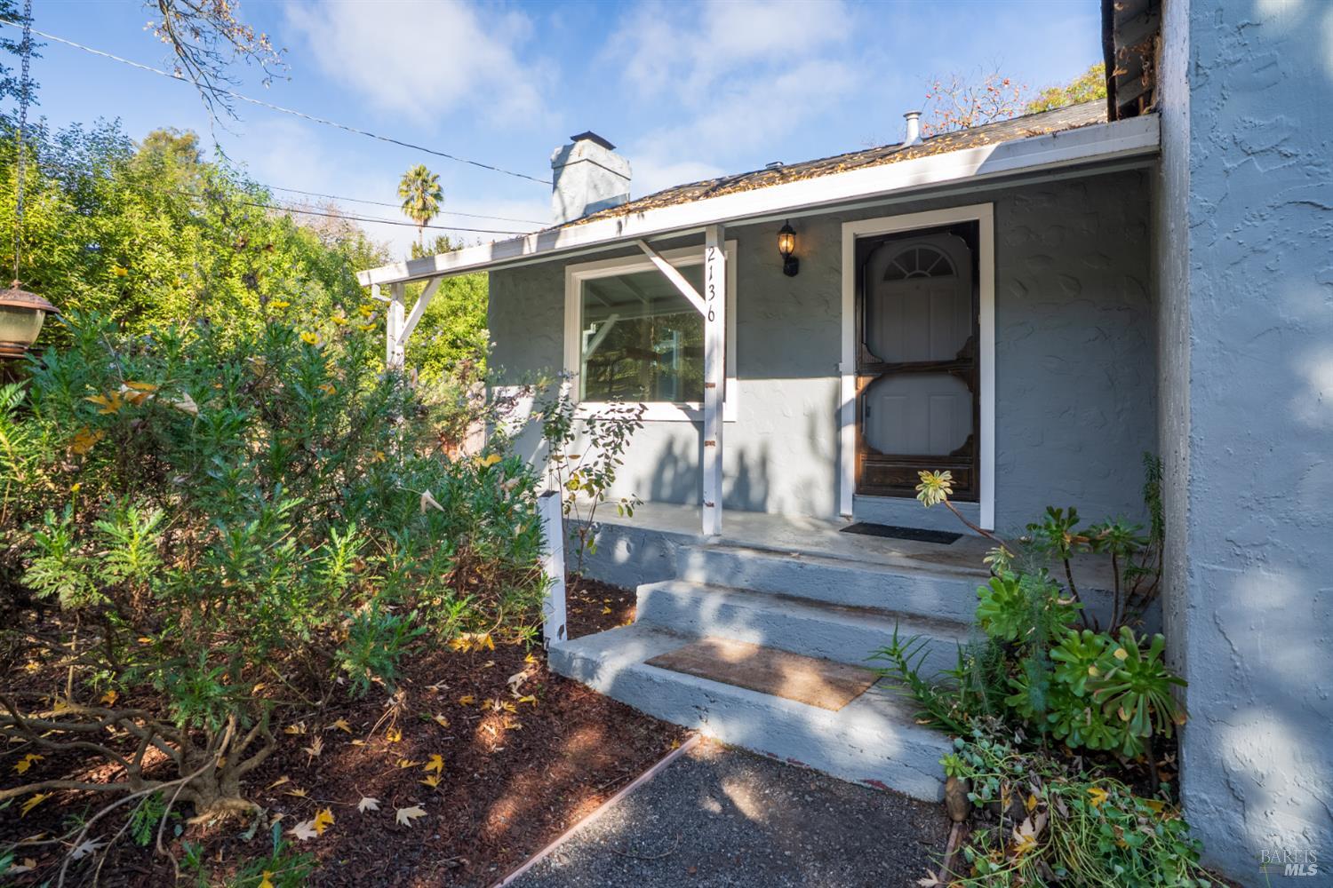 Detail Gallery Image 4 of 22 For 2136 Franklin Ave, Santa Rosa,  CA 95404 - 3 Beds | 2 Baths