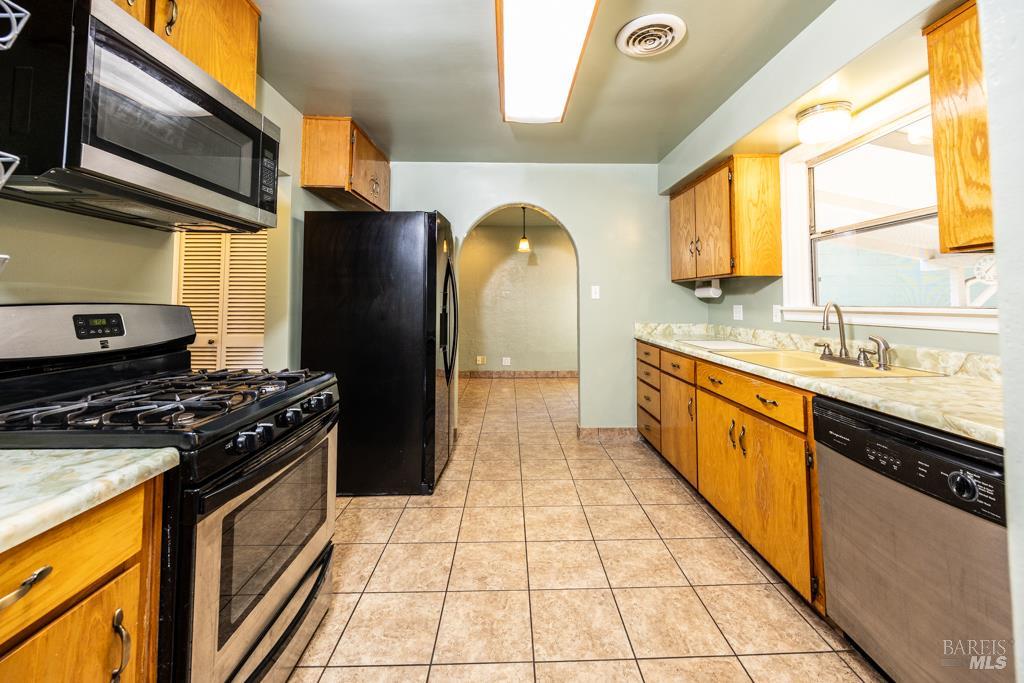 Detail Gallery Image 10 of 26 For 165 Luce Ave, Ukiah,  CA 95482 - 2 Beds | 1 Baths