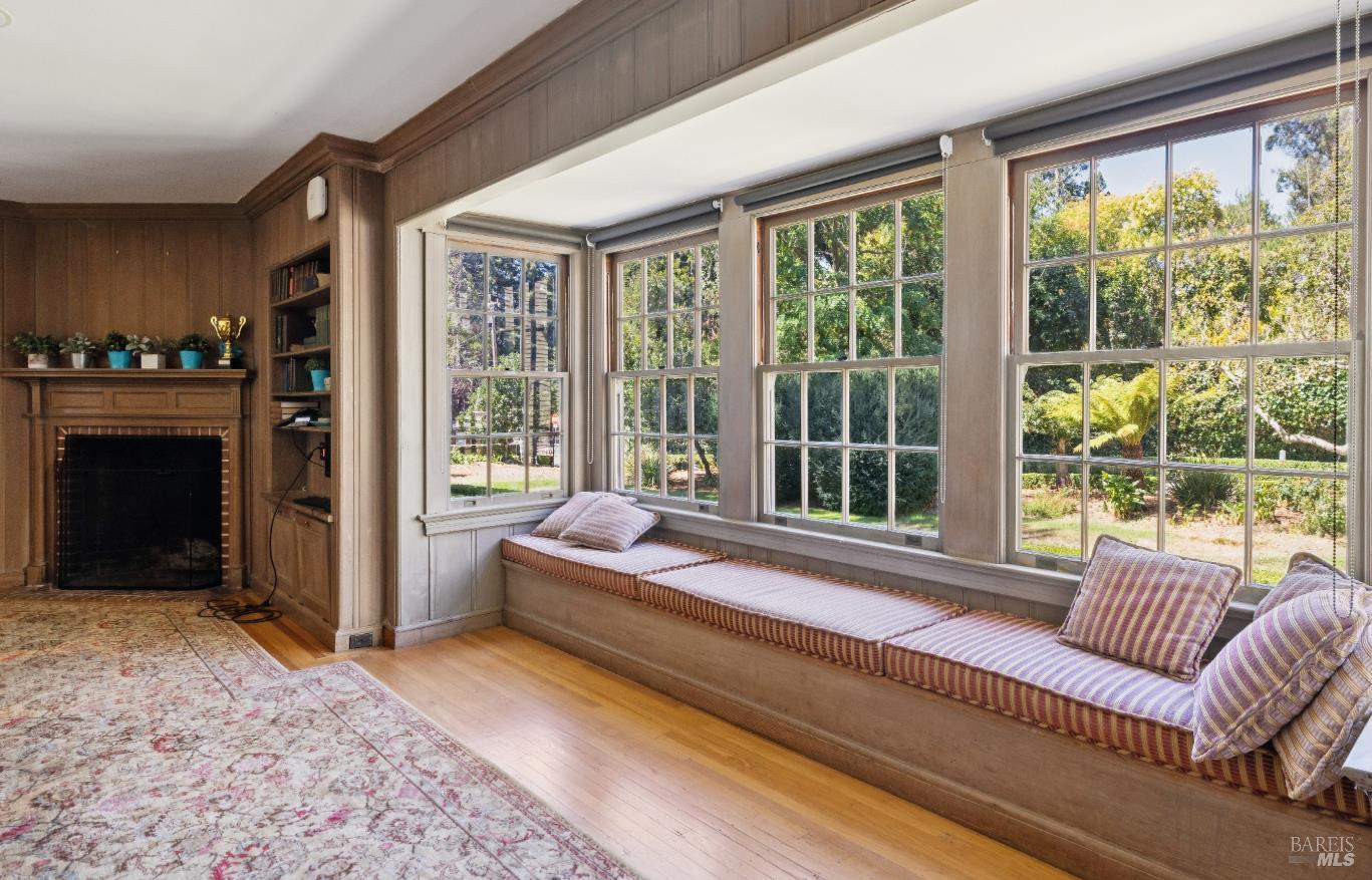 Detail Gallery Image 12 of 31 For 226 Magnolia Ave, San Rafael,  CA 94901 - 13 Beds | 2/2 Baths