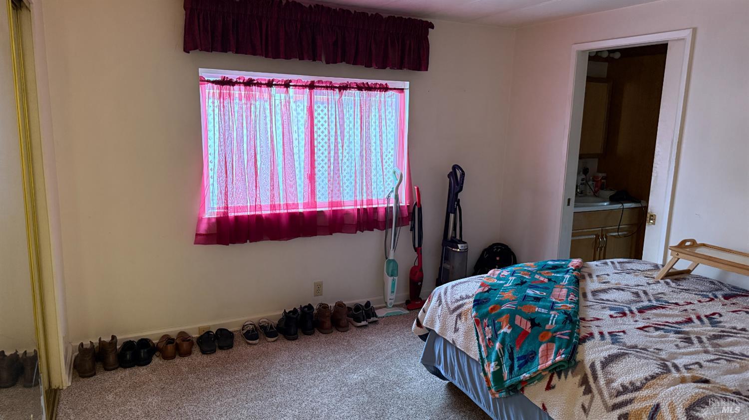 Detail Gallery Image 3 of 10 For 110 San Miguel Rd, Vallejo,  CA 94590 - 3 Beds | 2 Baths