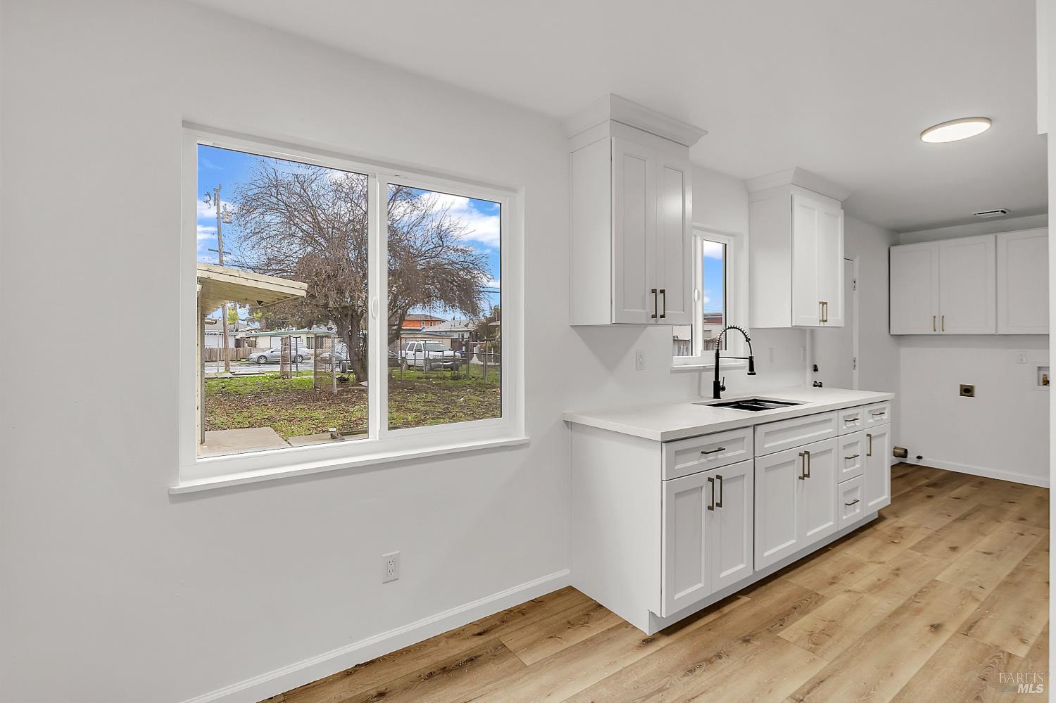 Detail Gallery Image 8 of 21 For 1517 2nd St, Richmond,  CA 94801 - 3 Beds | 1 Baths