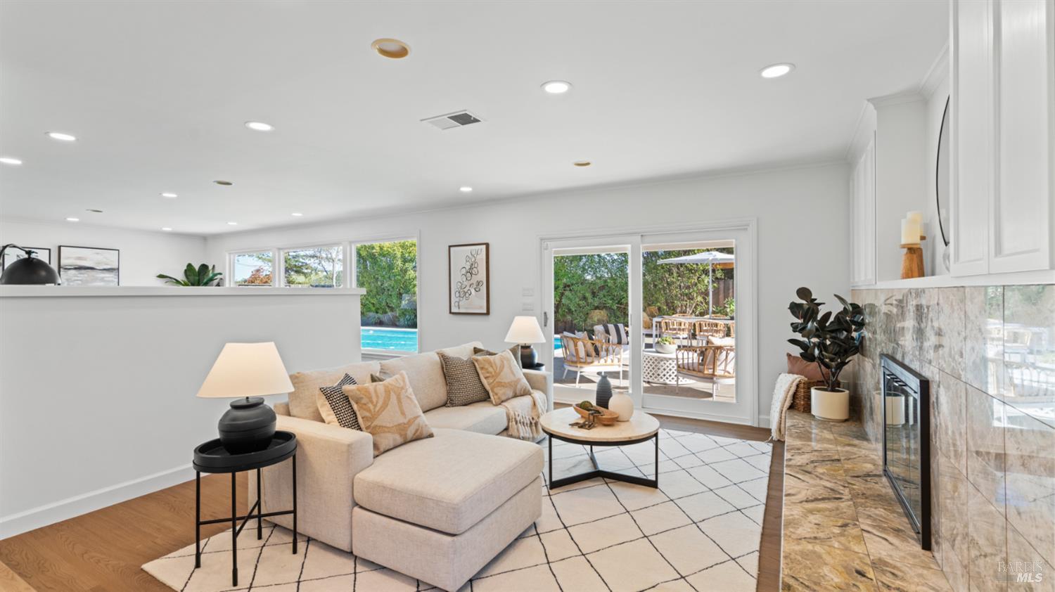 Detail Gallery Image 13 of 47 For 739 Tamarack Dr, San Rafael,  CA 94903 - 3 Beds | 2 Baths