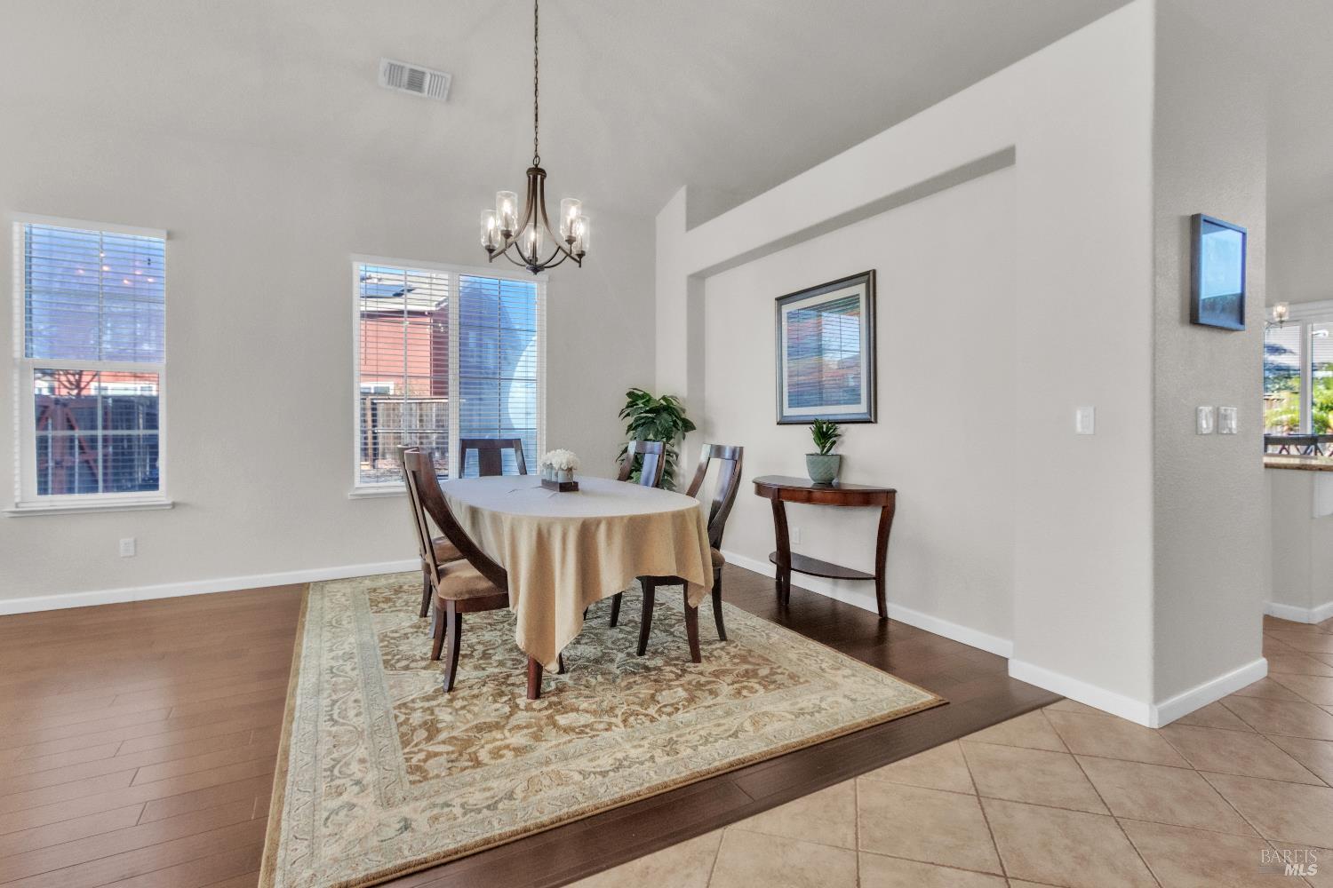 Detail Gallery Image 10 of 45 For 1120 Bello Dr, Dixon,  CA 95620 - 4 Beds | 2/1 Baths