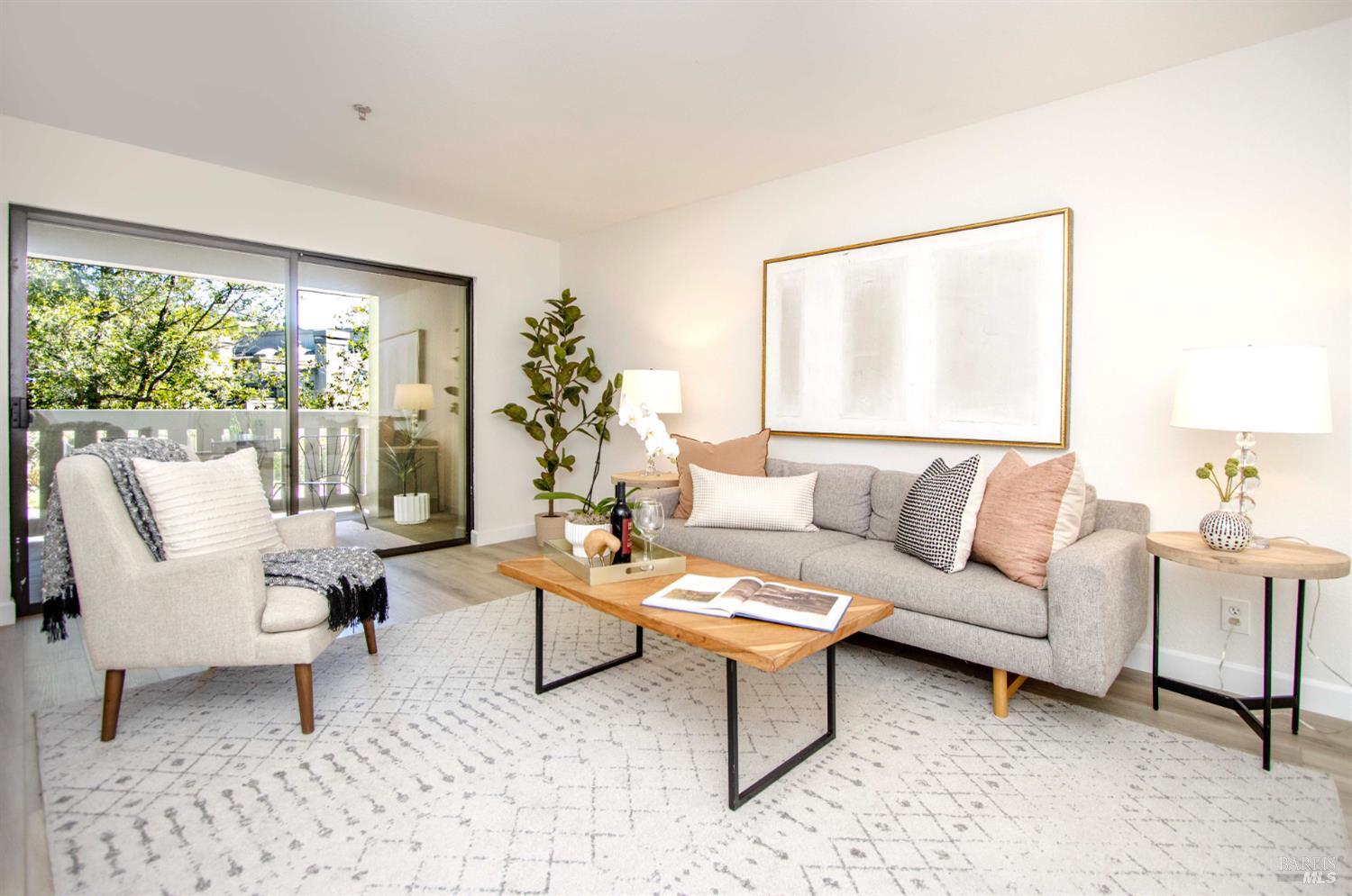 Detail Gallery Image 7 of 29 For 230 Pelican Ln, Novato,  CA 94949 - 3 Beds | 2/1 Baths