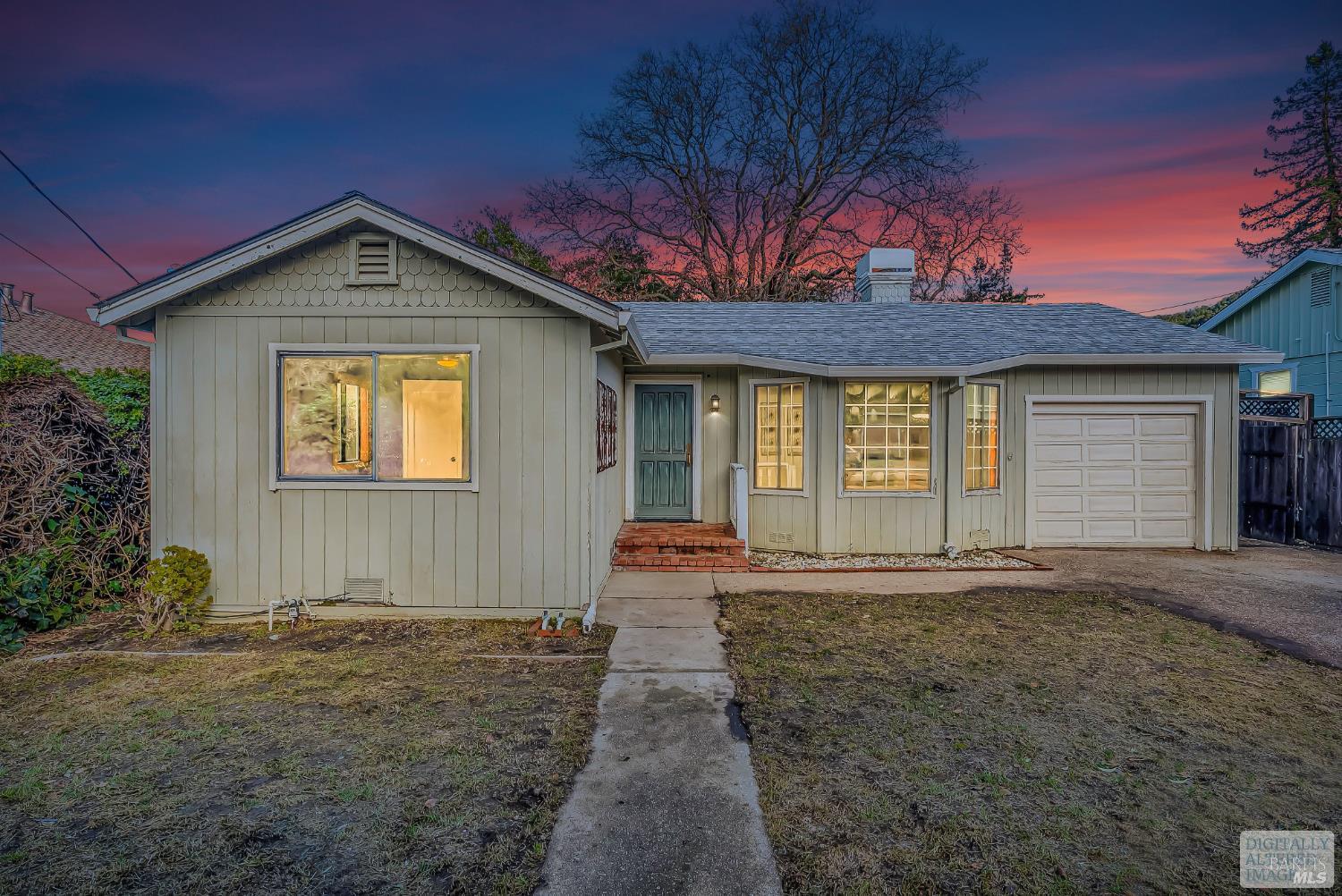 Detail Gallery Image 2 of 51 For 32 Jefferson Ave, San Rafael,  CA 94903 - 2 Beds | 1 Baths