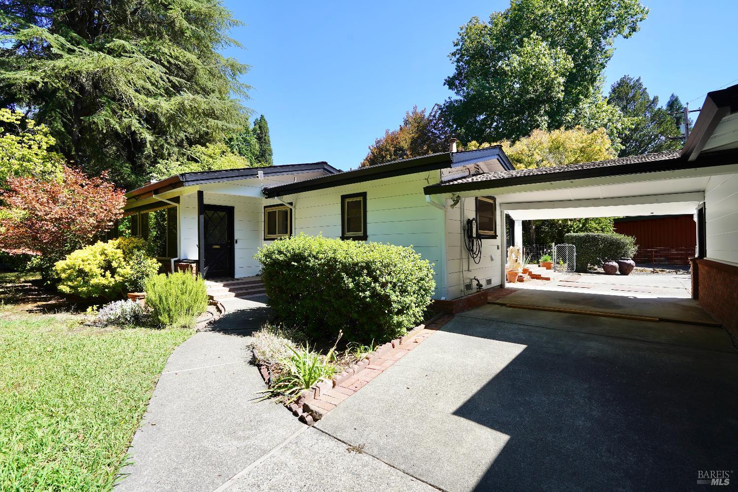 Detail Gallery Image 5 of 72 For 109 Glass Mountain Ln, Saint Helena,  CA 94574 - 3 Beds | 2/1 Baths