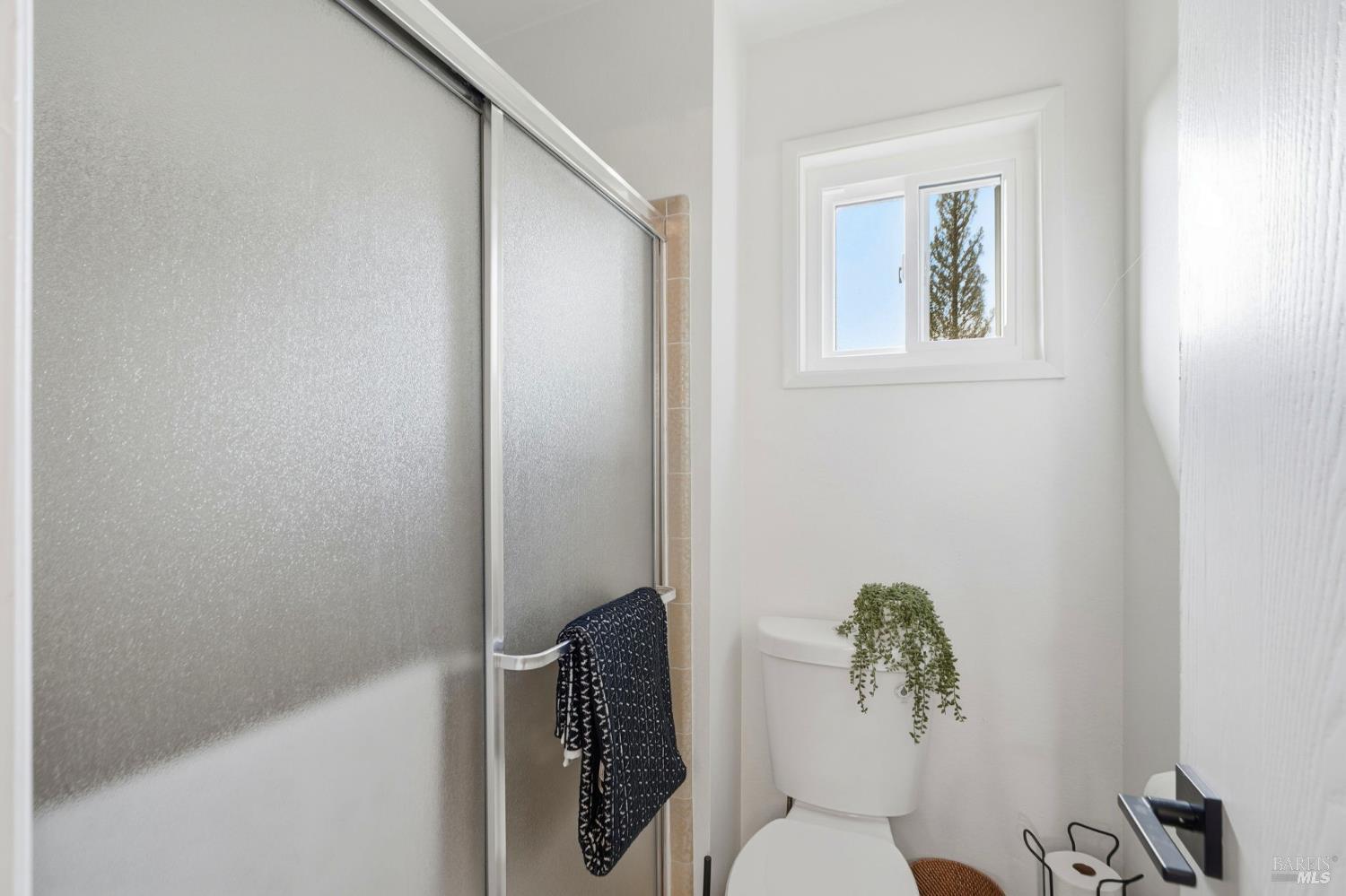 Detail Gallery Image 23 of 68 For 1814 Saint Francis Rd, Santa Rosa,  CA 95409 - 3 Beds | 2 Baths