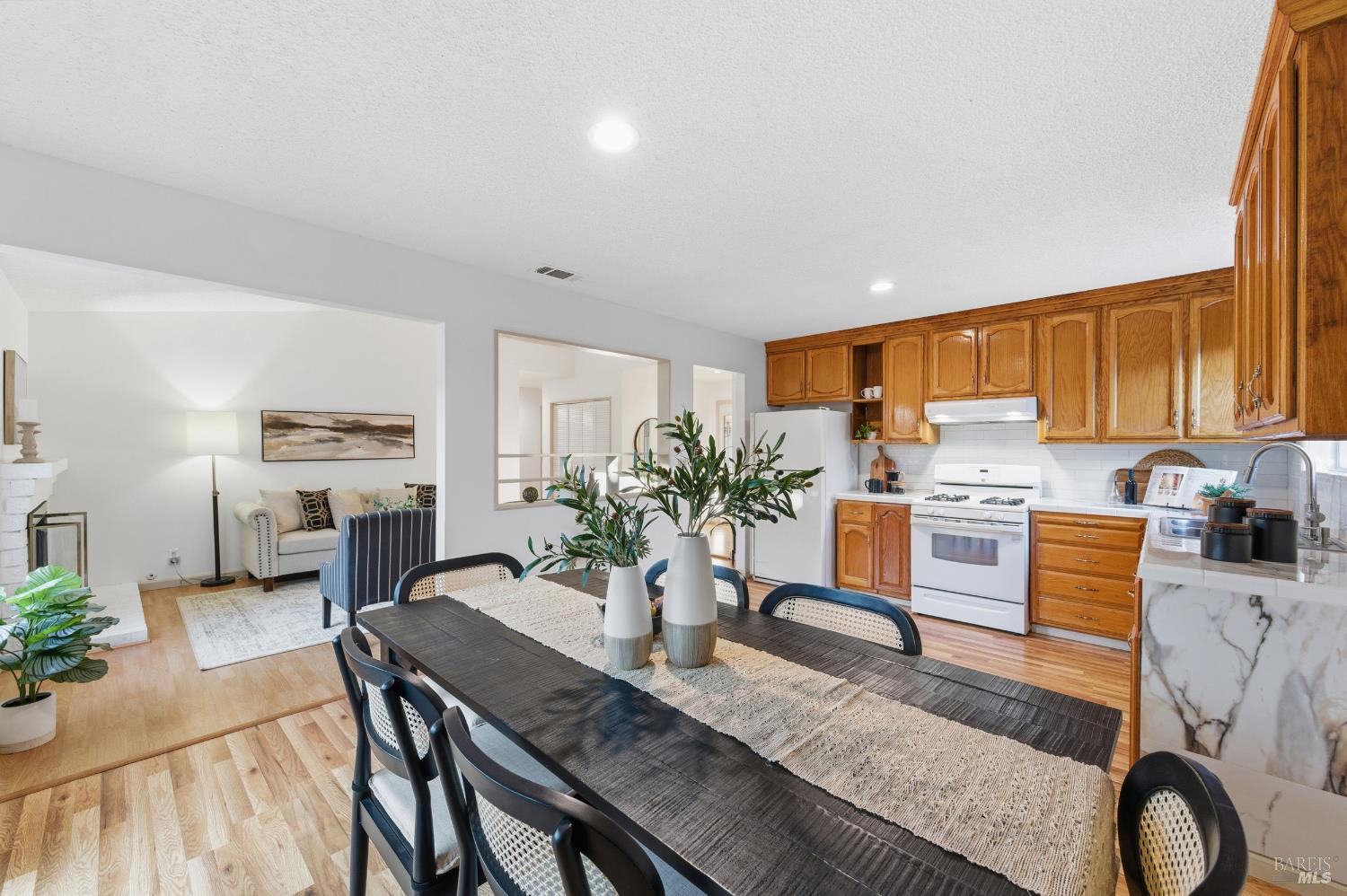 Detail Gallery Image 19 of 38 For 200 Evelyn Cir, Vallejo,  CA 94589 - 3 Beds | 2 Baths