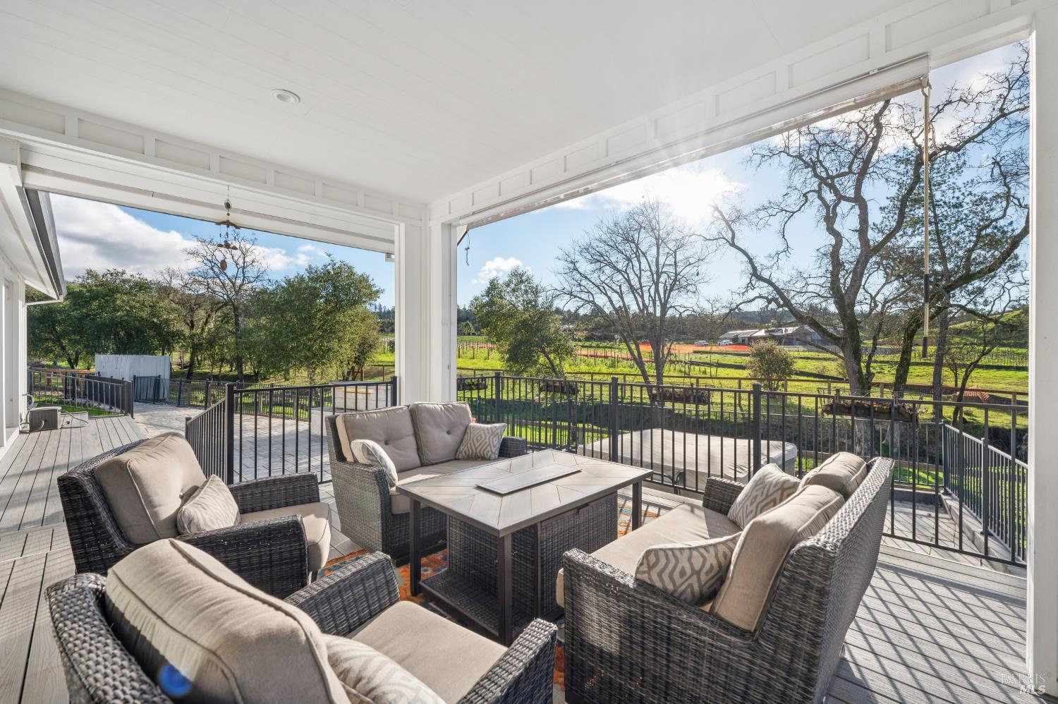 Detail Gallery Image 3 of 71 For 1840 Riebli Rd, Santa Rosa,  CA 95404 - 6 Beds | 5/2 Baths