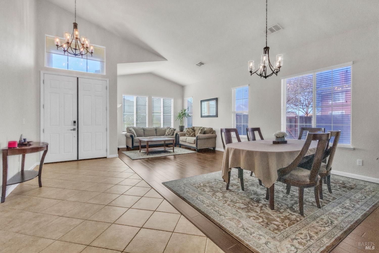 Detail Gallery Image 11 of 45 For 1120 Bello Dr, Dixon,  CA 95620 - 4 Beds | 2/1 Baths