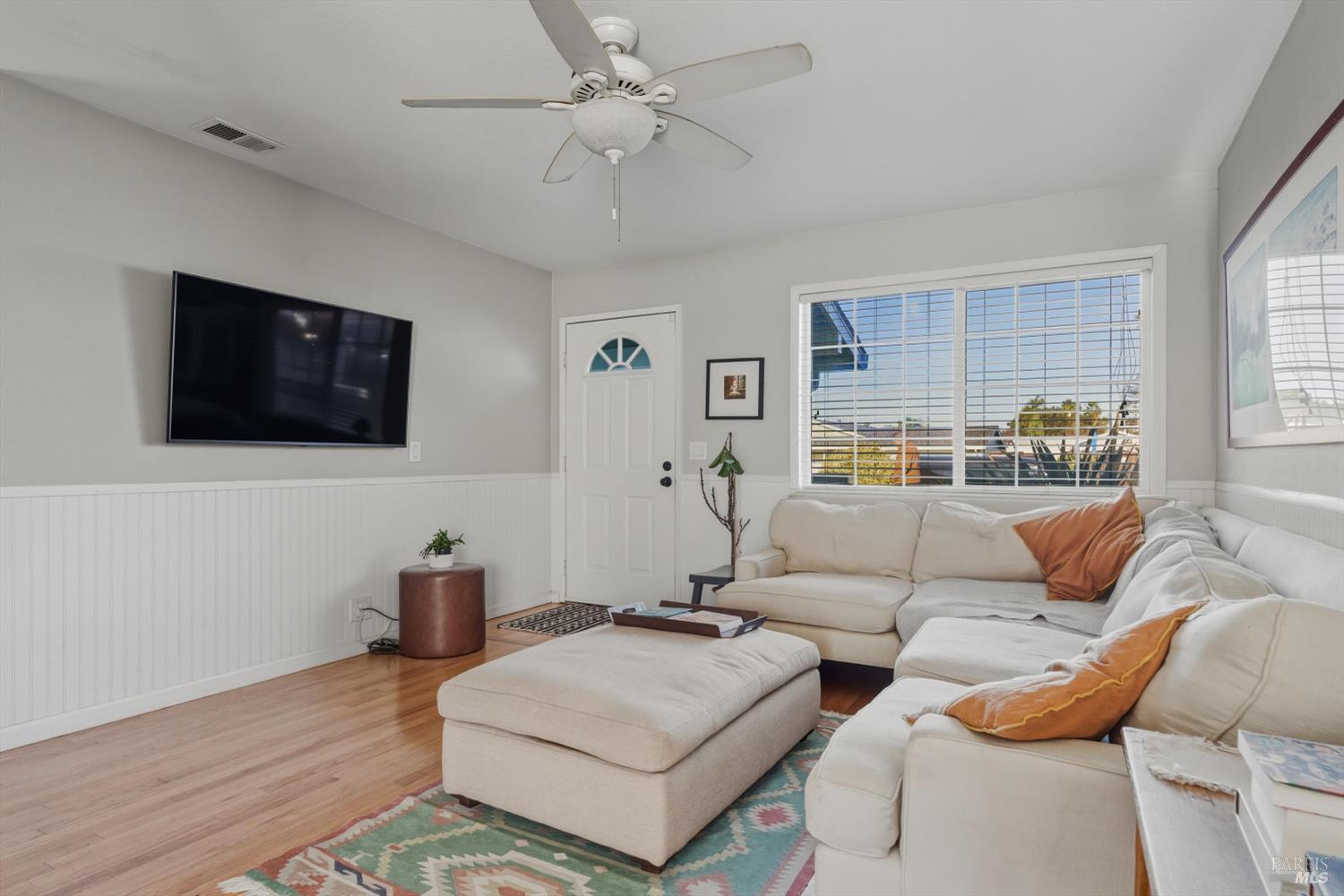 Detail Gallery Image 4 of 15 For 1280 Saint Francis Dr, Petaluma,  CA 94954 - 4 Beds | 2 Baths