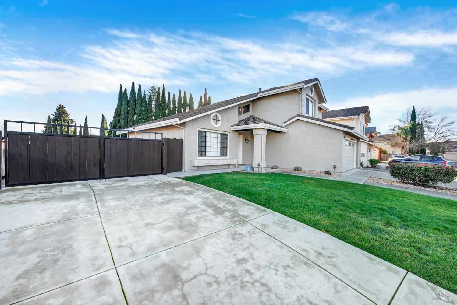 Detail Gallery Image 5 of 83 For 401 Northampton Dr, American Canyon,  CA 94503 - 4 Beds | 3 Baths