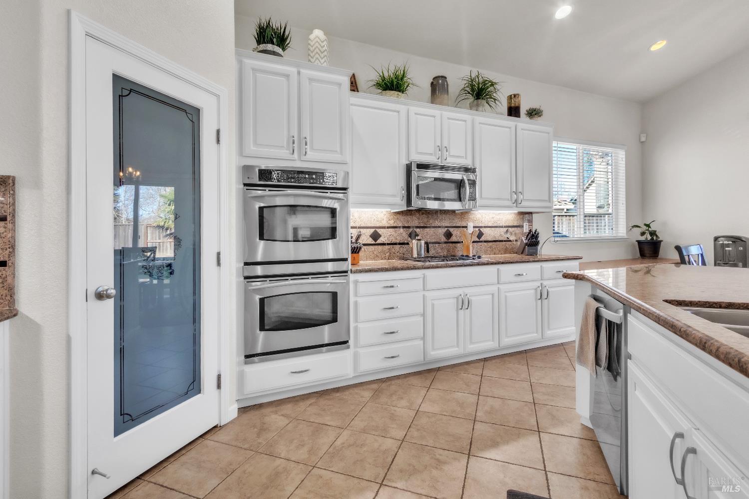 Detail Gallery Image 17 of 45 For 1120 Bello Dr, Dixon,  CA 95620 - 4 Beds | 2/1 Baths